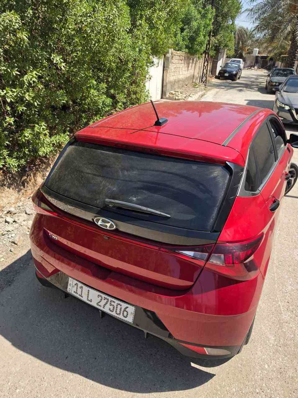 السلام عليكم 
i20 خليجي 
موديل 2023 
 بيها ضرر بنيد فقط بدون دواخل 
السيارة تجي بصمه 
تحديد مسار 
قياده ذاتية 
كروز سرعة 
مسافة امان 
ثلاث انضمة قيادة 
ايكو ونورمال وسبورت 
مري كهرباء وشفط
المحرك 1300 تيربو 
ماشيه 42 كيلو 
رقم بغداد الجديد 
للاستفسار
الاتصال متوفر واتساب ***********
