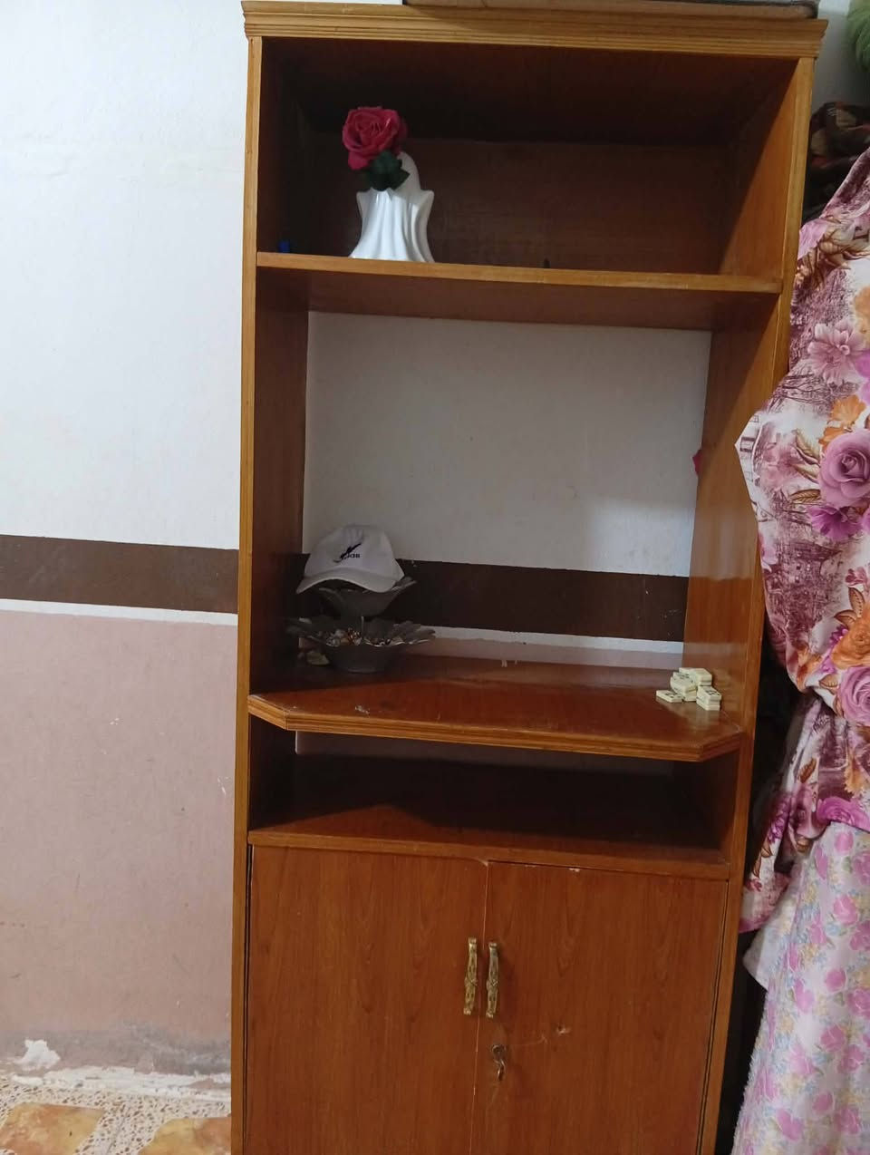 السلام عليكم@ مكلفة بالنشر #غرفة نوم للبيع نظيفة وسعر مناسب 600وبيها مجال والمكان ناحية العبارة قرية حدالاخضر قرب مدرسة الشريف الرضي والاتصال على هذا الرقم ***********

