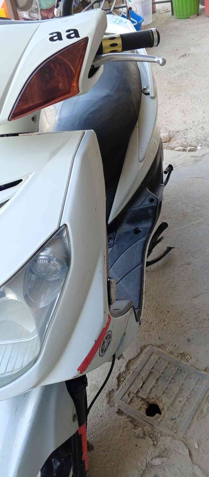 دراجه سكنز فحل نوزل خطين امبدل بيه 
فقط بستم الباقي ابلادي بيه تزويد رياضي 
صارله عندي شهرين كله بانزين محسن 
اودهن اصلي كل اسبوعين ابدله 

السعر=650الف. تارت عليه بس=800

وإذا اكو مراوس هم اراوس باسكل شحن كون نضيفه
مكاني كربلاء قضاء الهندية اطوريج ام الهوى 

***********

***********

اثنينهن  بيهن    وتساب
