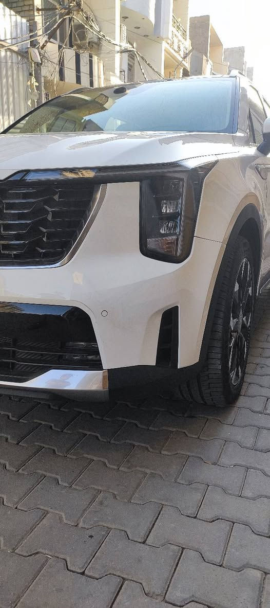 السلام عليكم كيا سورنتو موديل 25 ماشيه 12,000 سياره جديده مكفوله كفاله عامه فول مواصفات بانوراما بصمه ويل 20 هند بريك كهرباء كشنات كهرباء صندوق كهرباء شاشه متصله رادارات دبل كاميرا سبعه راكب سته سلندر تبريد ثلاث قطع مغلفه جلد اصلي. سعر 33,000 دولار   رقم الهاتف ***********
