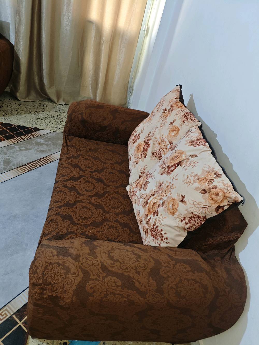 تخم سيت كامل يرادله ترتيب نص عمر ب75.000 الف
العنوان بغداد الكرادة خارج شارع الصناعة
الرقم ***********