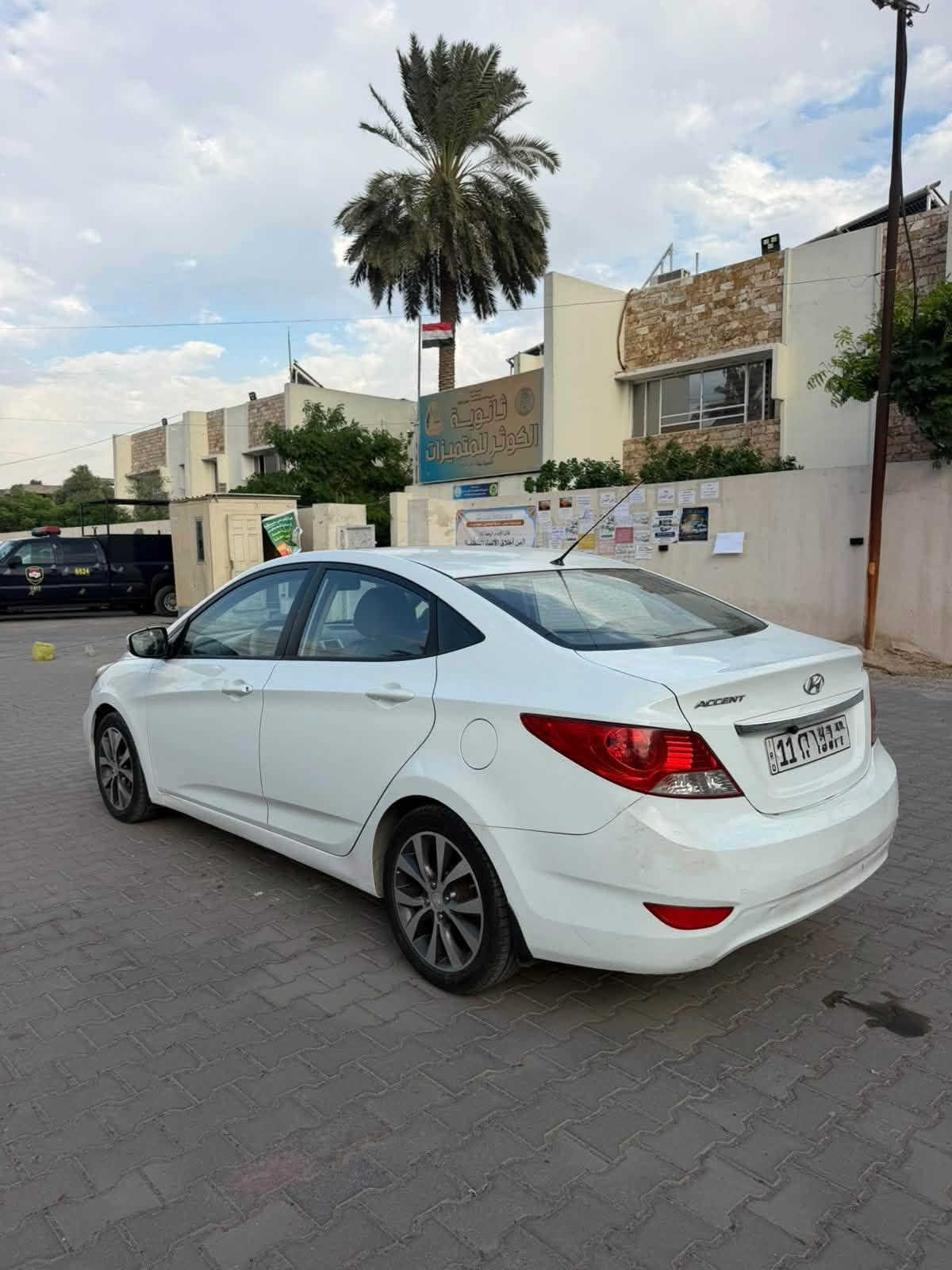 السلام عليكم مراوس او بيع اكسنت 2015 خليجي فول مواصفات السيارة رقم بغداد سنوية بسمي صبغ ربع بنيد و دوسة محرك كير تبريد كفالة السيارة بدون نقص السعر 93 ومجالها حك الجية للتواصل *********** مكاني بغداد منطقة الشالجية
