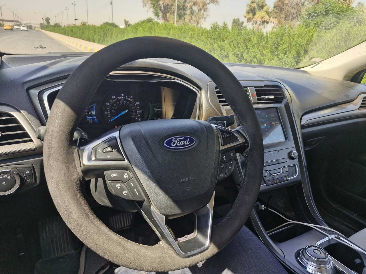 للبيع: فورد فيوجن 2019
#السعر_يمكم_قيموها_الي 
 * الموديل: 2019
 * المحرك: 1.5L Turbo EcoBoost (مفتوح معمر جديد)
 * المسافة المقطوعة: 119,000 ميل
 * رقم أربيل، باسمي مباشرة، مع كوبون بنزين.
 * الكير والتبريد بشرط 
 * كير ماوس
* طخم ويل تيتانيوم اني شديته
 * الطخم: نص عمر.
 * ملاحظات بسيطة جداً يلاحظها المشتري أثناء المعاينة.
 * الضرر: الجاملغ الأيسر مع ربع باب السائق.
 * البونيد: تصليح معجون في خشم البونيد الأيمن، والبونيد مصبوغ بالكامل لتوحيد اللون قبل سنة بس هسه لونه جرد ما اعرف السبب
 * الجاملغ الامامي الايمن تعديل بارد بسيط انطخت بايدي
 * موقع السيارة الموصل
للتواصل ***********
