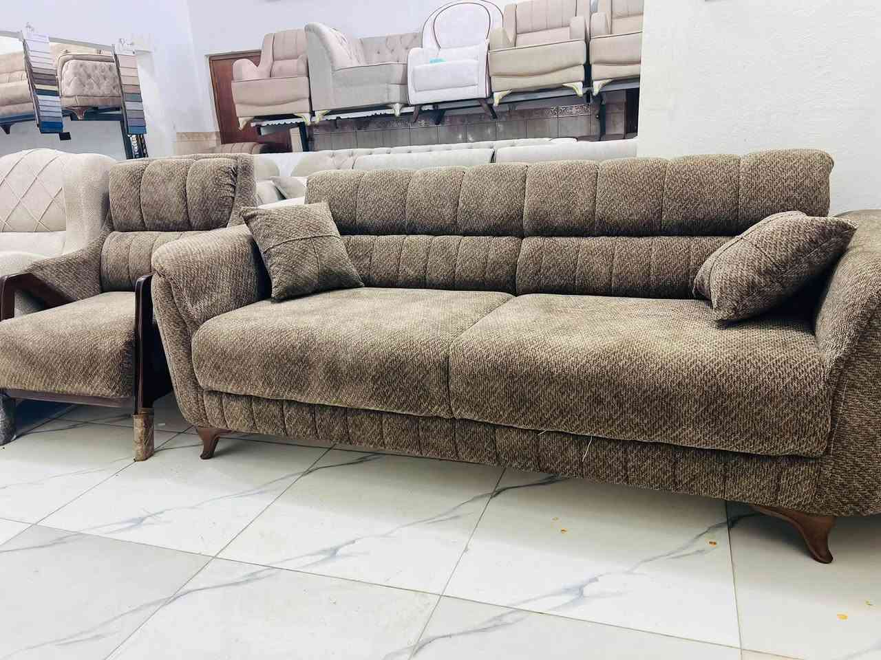 معرض ياسر الخفاجي                                                         تخم تركي درجه الأولى ضمان 3سنوات                                               المكان كوت الفلاحيه شارع مركز الشرطه الرئيسي.                          رقم المبايل التواصل ***********@إشارة
