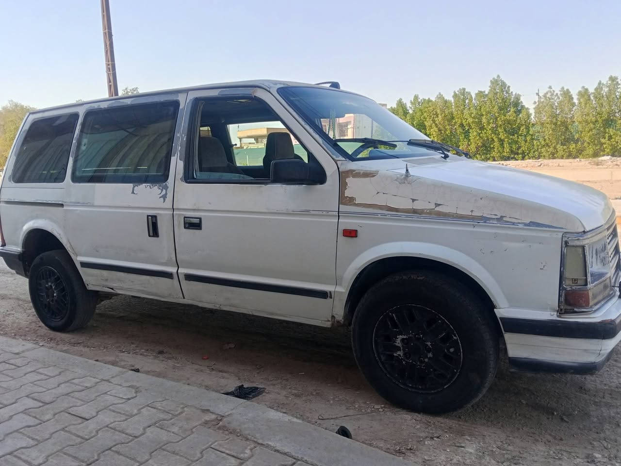 للبيع كرايسلر گرنفال موديل 1990
سياره نضيفه مكينه وكير كامري 2000
حداديه خير من الله جديده 
تايرات جدد 
تبريد عوزه بس كمريسر كامل كله 
كيجات كلها شغاله كهربايات كلها شغاله
السعر 30ورقه وبيها مجال 
سنويه صاقطه مشروع وطني 
العنوان الديوانية قضاء البدير ***********
