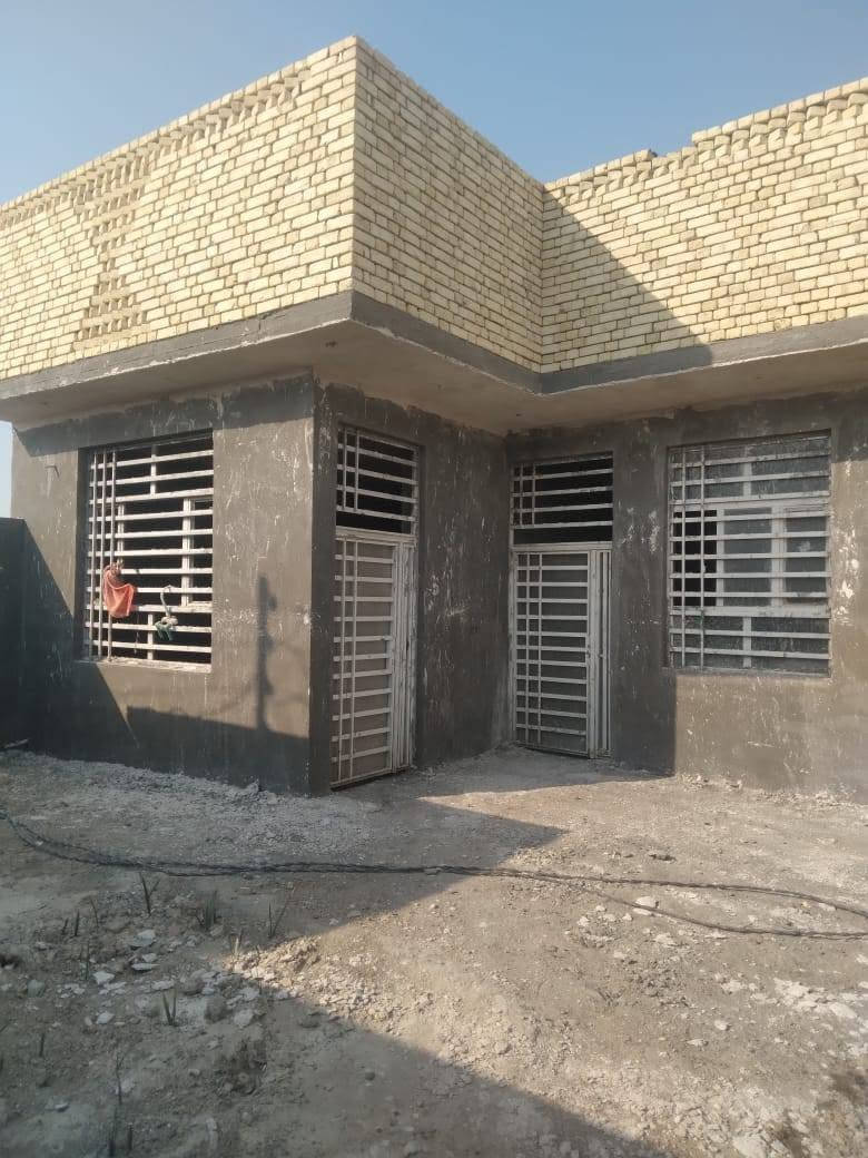 السلام عليكم بيت 200 متر زراعي 
صب كونكريت حي الجوادين مقابل الاسكان  نزلت الملاعب قريب كلش ع شارع
كامل ماي مجاري كهرباء درجة اولى  
غرفتين  وستقبال صاله مطبخ حمامات داخليه خارجيه  البيت ملبوخ جص وسمنت  عوزه شي بسيط  تفاصيل اكثر  وتساب ***********
