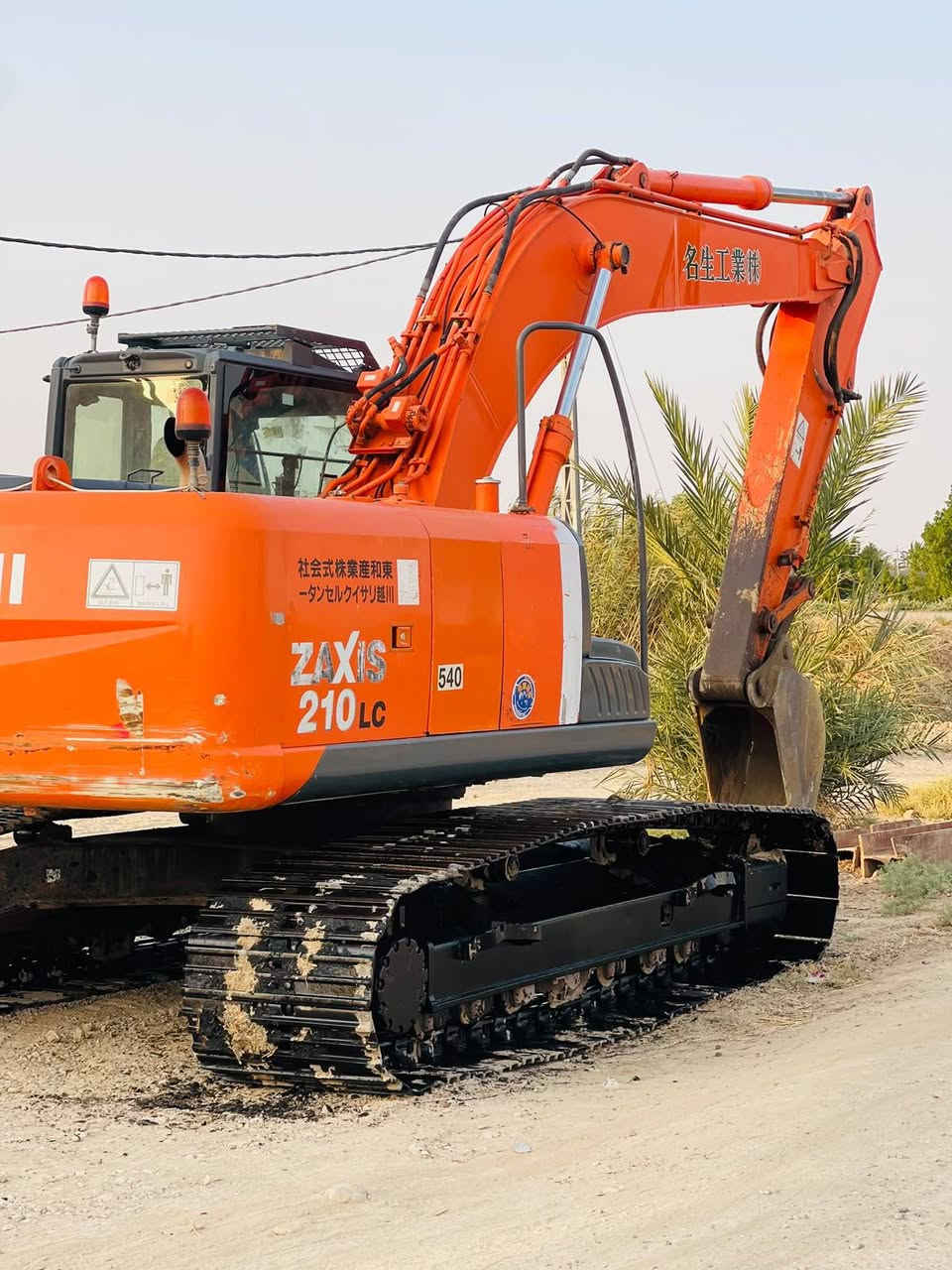 يالله للبيع زت ثريه موديل2010 رقم الماني بغداد 
الصي 210Lc كفاله عامه عد المضخه مفتوحه فقط
مكينه جديده بمعنه الكلمه مكينه الحله من صوره مكانه واسط الزبيديه *********** ***/***********
