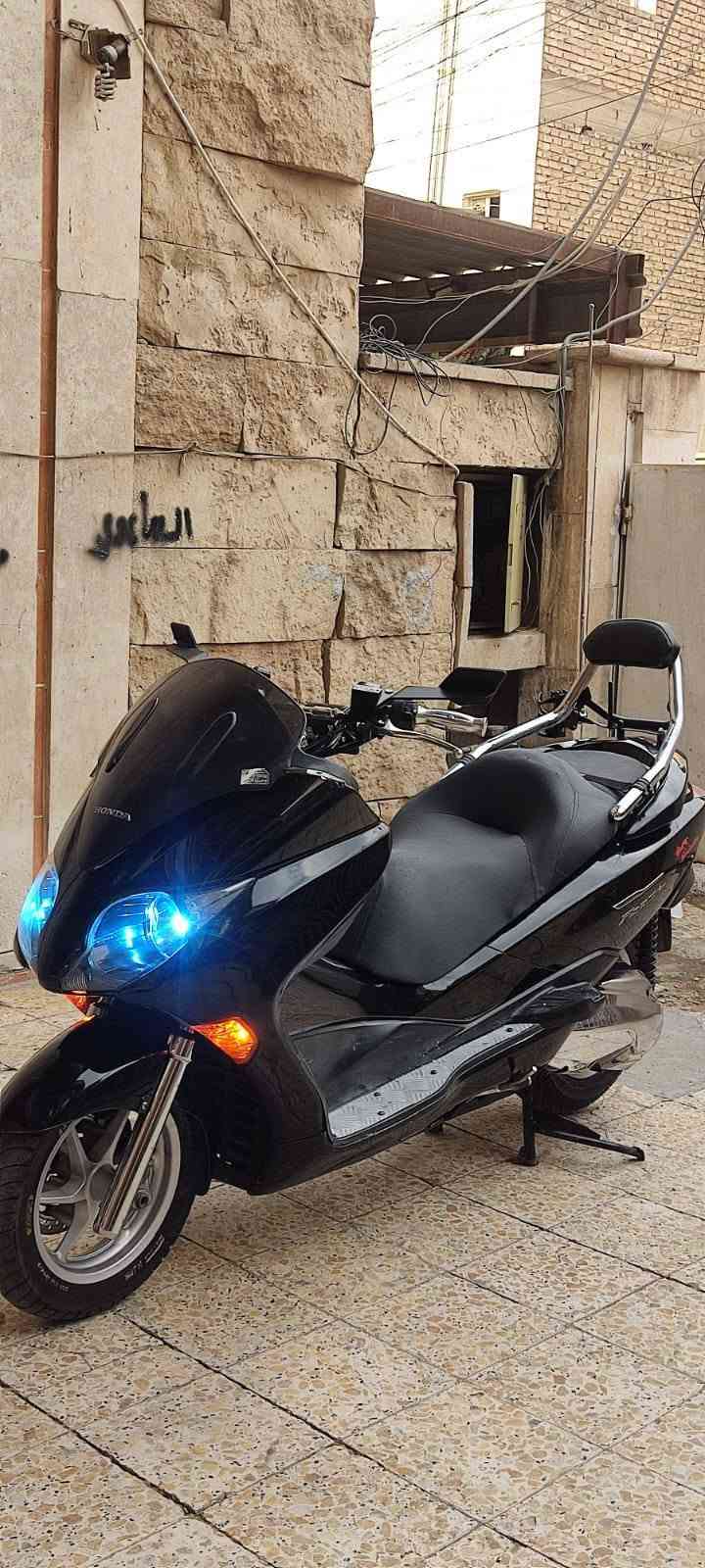 سلام عليكم فورزه صفر 10عميه بلادي
نازله معرض بسمي ودافع كمرك (كفاله عامه) ماشيه٣٥.   منضومه زنون بلادي+دبلات امامي نيكل+قبق كلجات نيكل+تجوه خلفيه نيكل+شاشه +جي بي اس + ام بي ثري بلادي
(وبعد كلش هواي مواضفات بيها) ***********مكاني شعب شارع لمدارس(سعرها مناسب)
