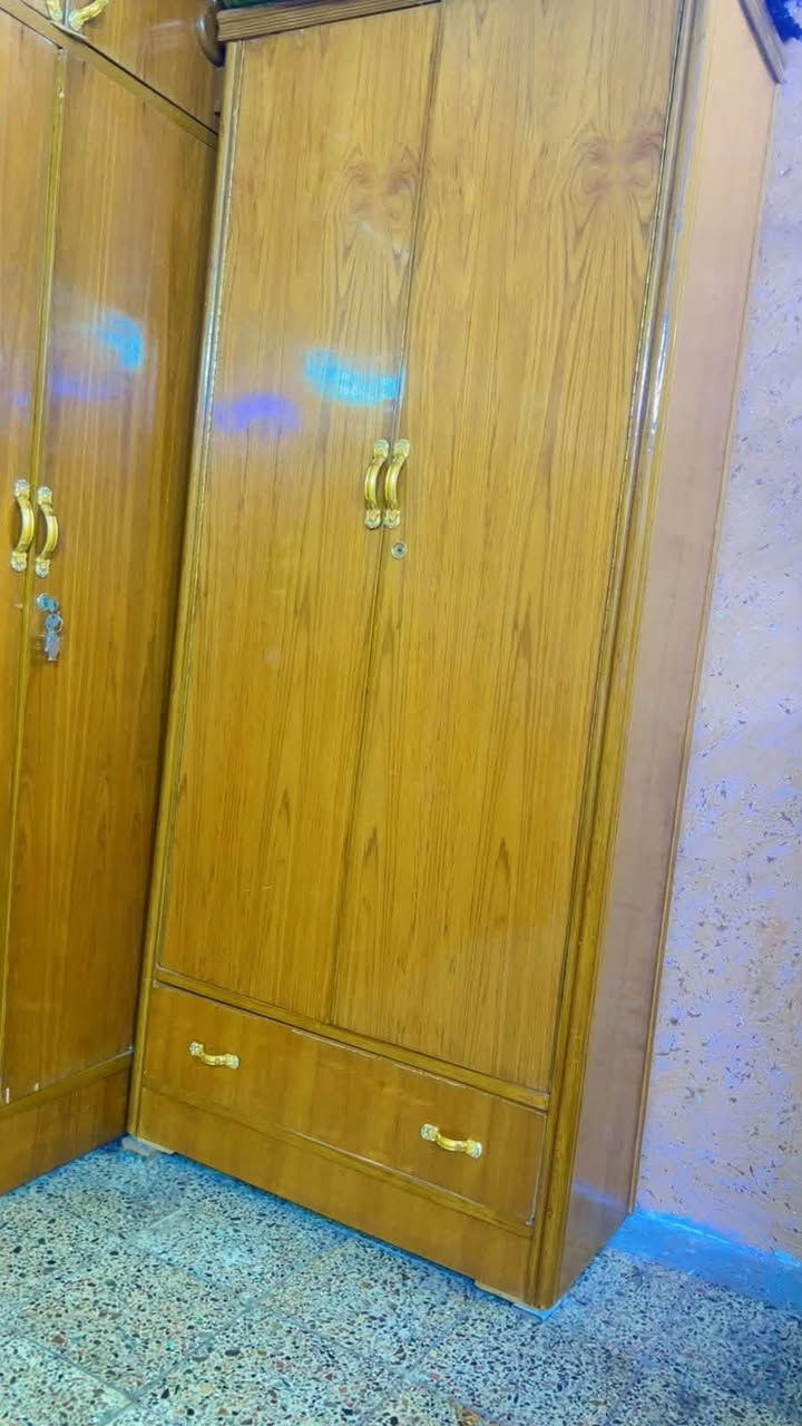 السلام عليكم غرفة اخشاب للبيع صاج السعر 850 وبيهة مجال وياهة ميز بعد معارضة رقمي *********** العنون بغداد
