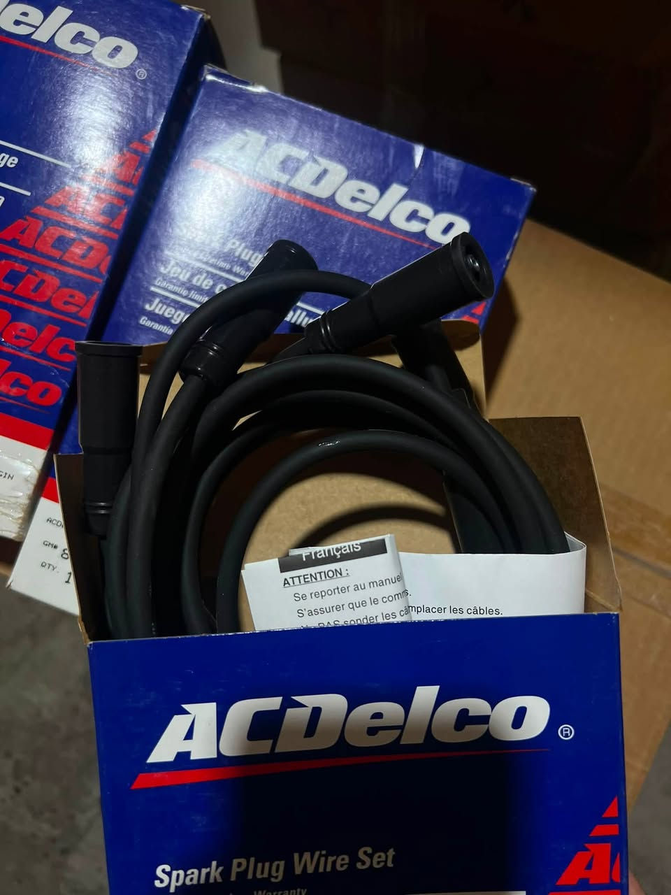 السلام علیکم اخوان تخم وایر بلك شوفرلیت کامارو ١٩٩٥ 
٩ پاکیت موجود اصلی شرکە ac delco 
*********** ☎️☎️📱☎️📱☎️📱
