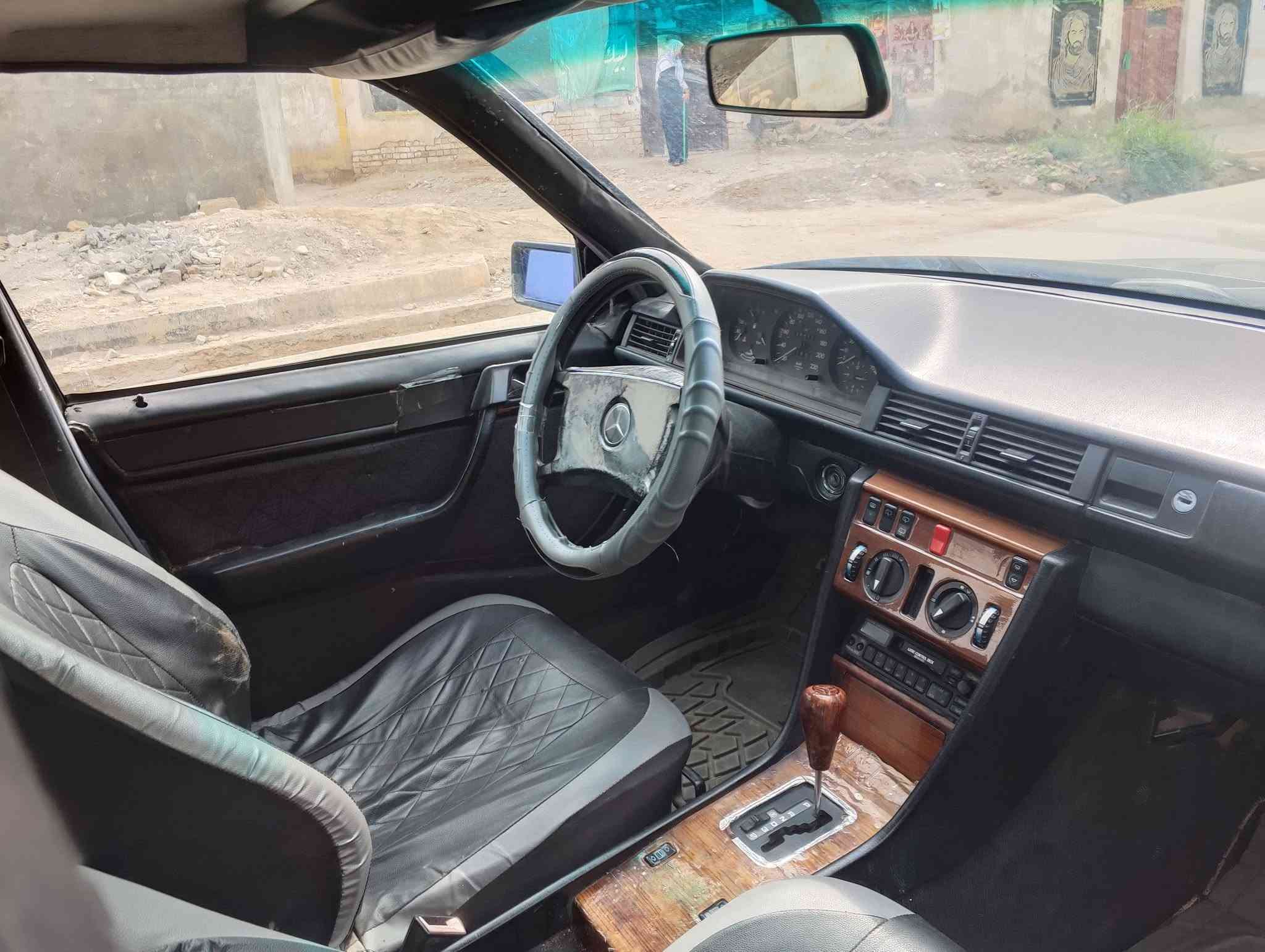 مرسيدس • موديل ٨٩ • رقم بغداد