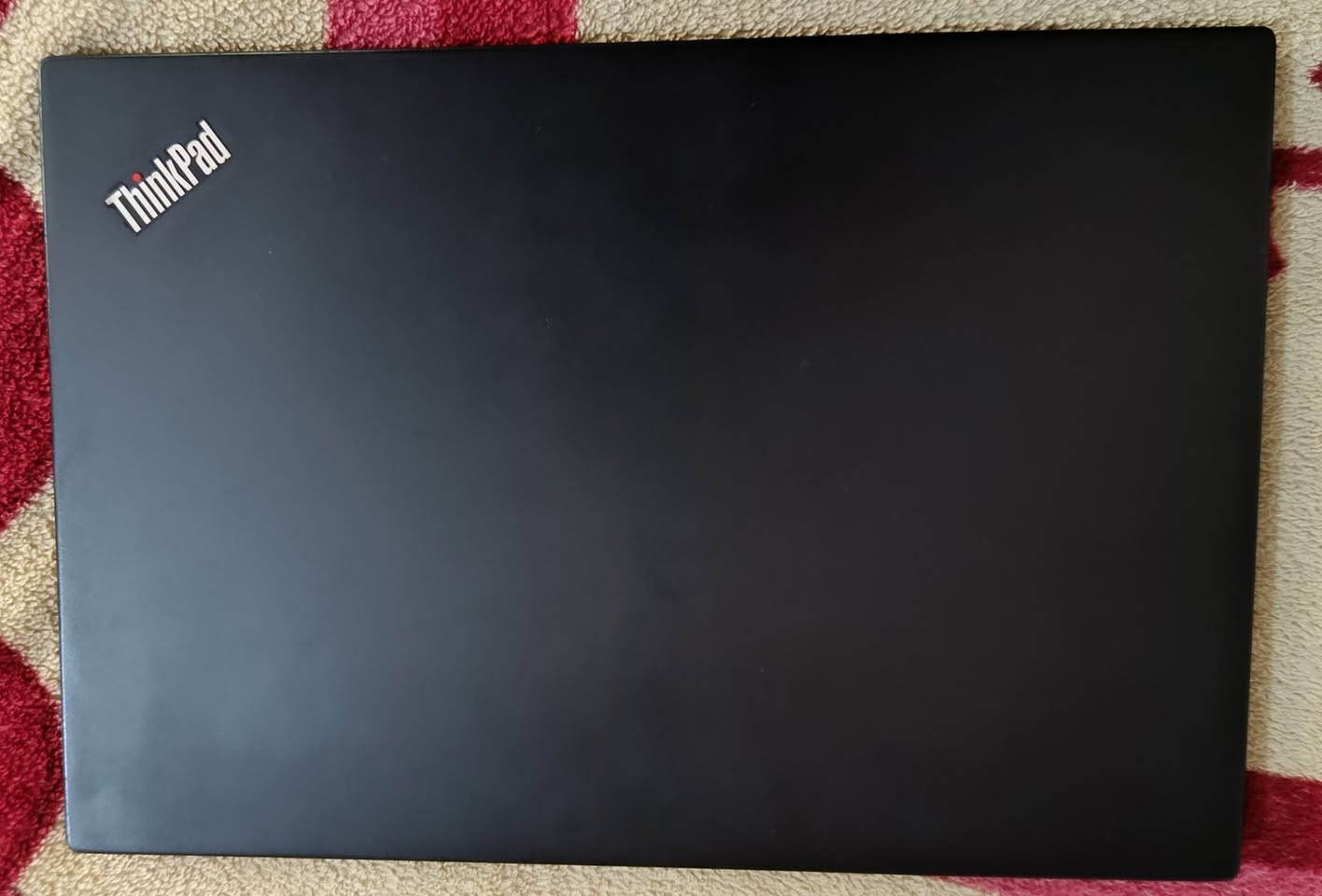 السلام عليكم.
لابتوب لينوفو للبيع.

الموديل: LENOVO ThinkPad T14s gen 2

المعالج: RYZEN 5 pro 5650U (كمبيوتر الجيل 11)

الذاكرة العشوائية (RAM): 16GB DDR4

التخزين (HARD): 256GB SSD

كارت الشاشة (V.CARD): 1GB AMD + 8GB SHARE

الشاشة (SCREEN): 14.1 INCH SLIM Screen Mix

السعر 350 الف وبيه مجال بسيط للشراي.

بي كسر خفيف بالغلاف مثل ما بالصورة ما ماثر على اي شي.

نص مكتوب في الصور:
- حول ذاكرة RAM المثبتة ١٦,٠ غيغابايت السرعة: ٣٢٠٠ ميغا هرتز المعالج AMD Ryzen 5 PRO 5650U with Radeon Graphics 2.30 GHz بطاقة الرسومات 1008 MB AMD Radeon(TM) Graphics مساحة التخزين 238 GB تم استخدام 155 GB من 228 GB إعادة تسمية هذا الكمبيوتر DESKTOP-OS9VO11 20XLS0A700 مواصفات الجهاز اسم الجهاز DESKTOP-OS9VO11 المعالج AMD Ryzen 5 PRO 5650U with Radeon Graphics 2.30 GHz ذاكرة RAM المثبتة ١٦,٠ غيغابايت (١٤,٨ غيغابايت مستخدم) بطاقة الرسومات AMD Radeon(TM) Graphics (1008 MB) مساحة التخزين 238 GB SSD SK hynix BC501 HFM256GDJTNG-8310A معرف الجهاز D8B5139E-283E-47AE-A24F-B7ED3688947F معرف المنتج 00330-80000-00000-AA592 نوع النظام نظام تشغيل بإصدار ٦٤ بت ومعالج يستند إلى x64 القلم واللمس لا يتوفر إدخال باللمس أو بالقلم لجهاز العرض هذا