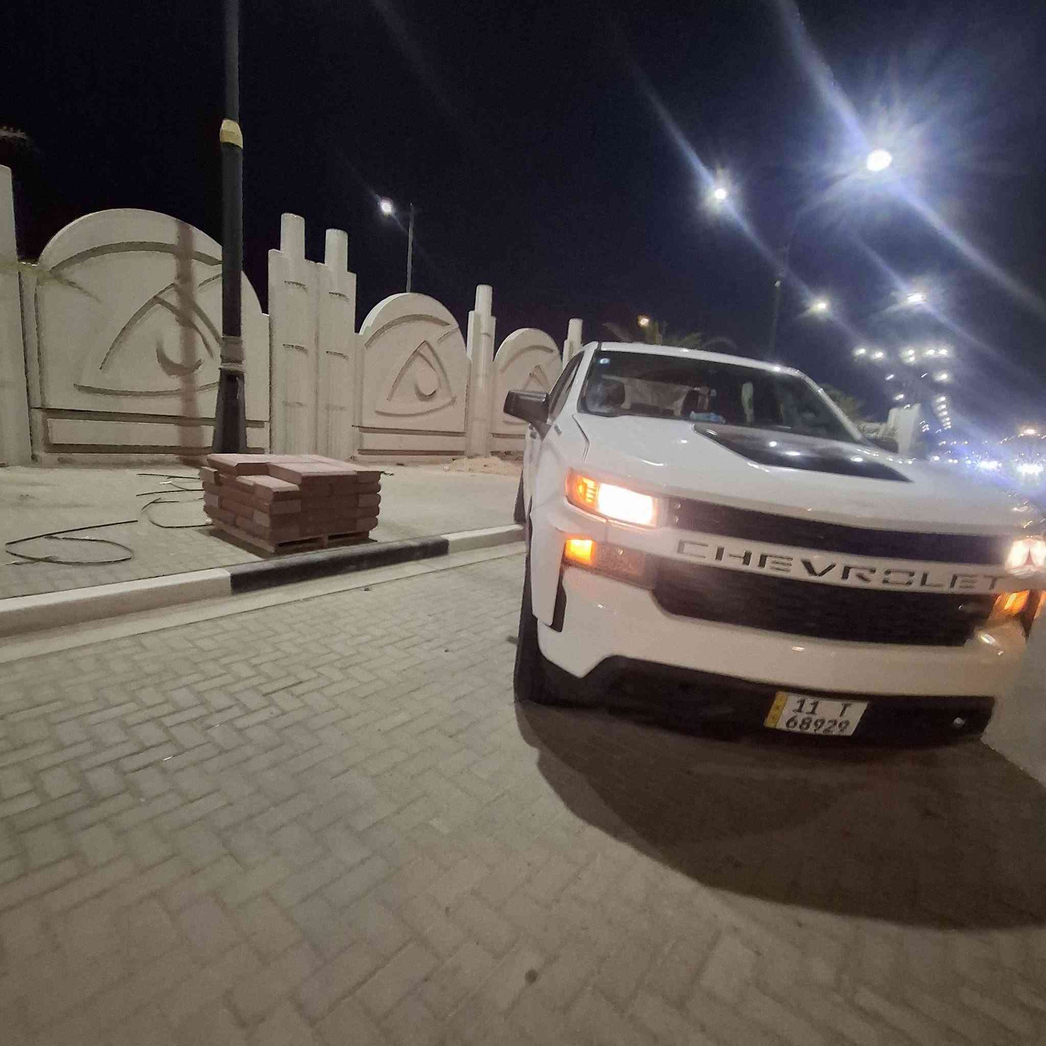 السلام عليكم سياره للبيع سلفادور موديل 19 السياره وارد امريكي ضربتها متكر وبنيد والباقي كفاله سعر 180 بها مجال رقم الهات***********
