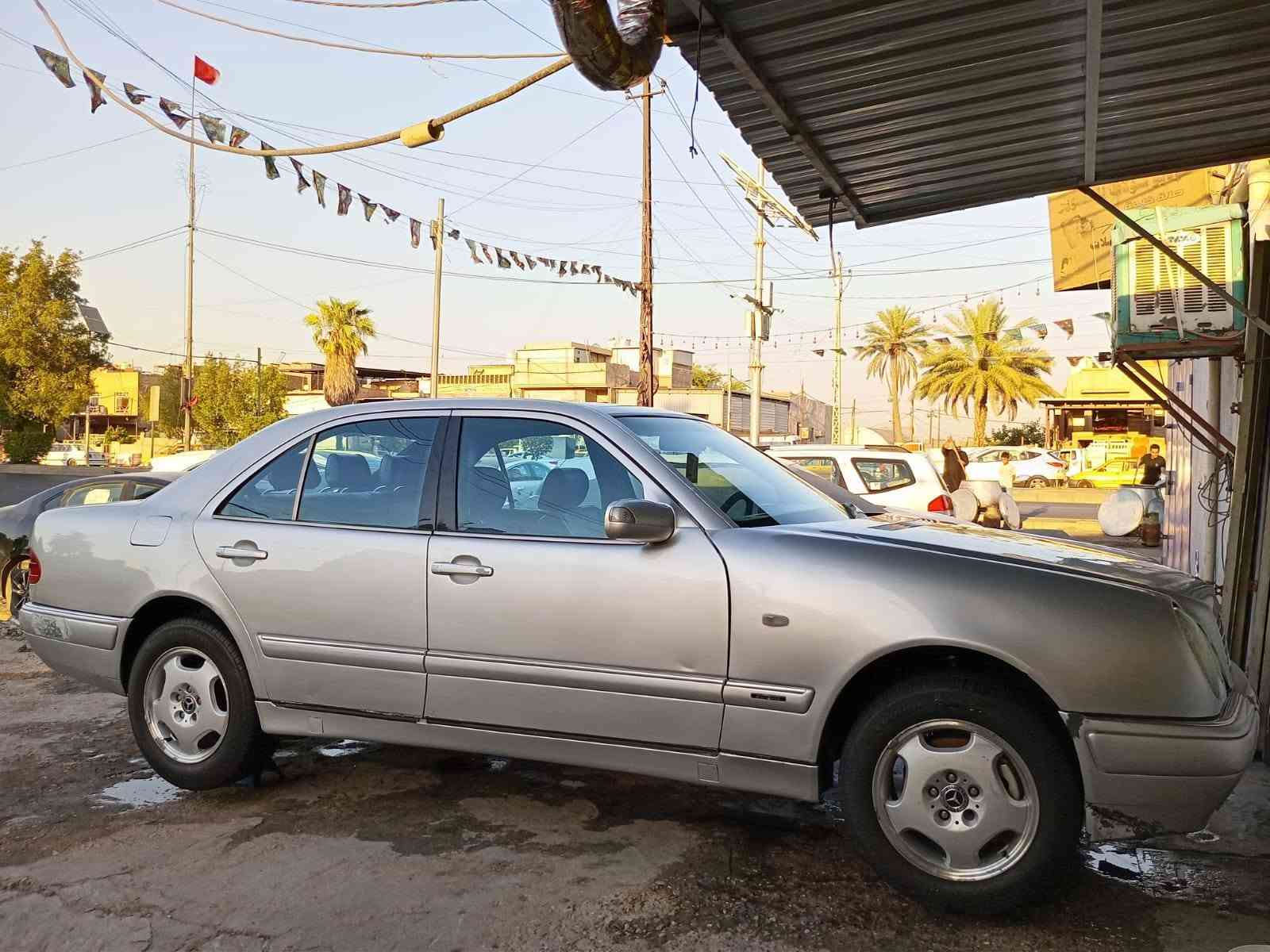 سلام عليكم
سياره ام عيون 
مكينة في 
سياره مصبوغه  عام
موديل 98
رقم بصرة دولي
داخل حبري  
المكان بغداد الجديدة 
السعر 75وبيهه مجال 
سياره باسمه ثانيه وتحويل
***********
