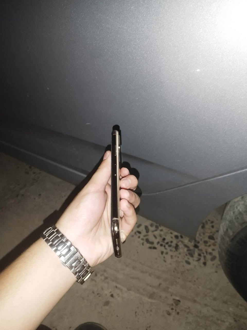 سلام عليكم xs نظافه فول مبدل بطاريه فقط سعر 145 وبي مجال بسيط 
للتواصل (***********)
