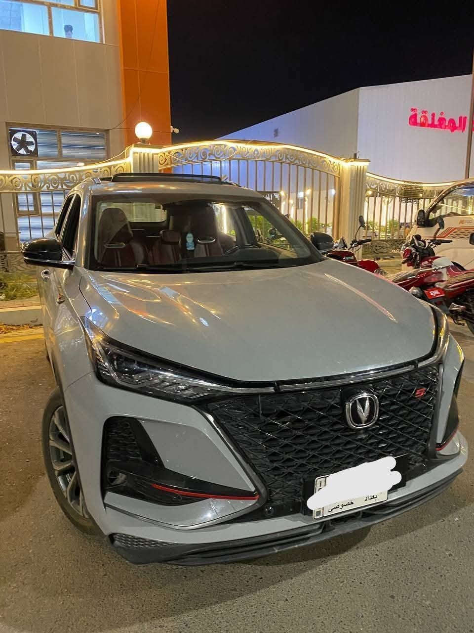 **شانجان CS75 plus   2022
*لون اسمنتي
*لون الداخل جلد احمر 
*حجم الاطارات R19
*حجم المحرك 2.0T
*القوى الحصانيه 230/5500
* كير اوتوماتيك
*اكزوس كروم مزدوج 
*الاضواء LED
*الاضواء اوتوماتيكيه
*الاضواء العالي والواطي اوتوماتيكيه
*كشافات اماميه
*اريل على شكل زعنفه القرش
*شاشه العدادات نوع LCD قياس 12.3انش
*شاشه معلومات وسطيه LCD حجم 10.25 انش
*ضوء داخلي للديكورLED
*ضوء ارضي للترحيب عند فتح الباب
*مكابح ABS
*نظام الكتروني لتوزيع القوى بالتساوي على دواليب 4 عند البريك
*نظام الكتروني لتحكم بالثبات ESP
*نظام للمساعدة اثناء النزول على المنحدر HDC
*ايرباك امامي للسائق والمرافق الامامي
*ايرباك جانبي للسائق والمرافق الامامي
*ايرباك جانبي عالي امامي وخلفي
*نظام ذكي لتتبع ضغط الهواء في الاطار
*نظام تسجيل اثناء القيادة
*حساس امامي عدد 6
*حساس خلفي عدد 6
*كروز كونترول ذكي ومتأقلم
*نظام تنبيه السائق اثناء القياده
*تحذير قبل التصادم الامامي FCW
*الكبح التلقائي في حالات الطوارئ عند وجود سياره
*الكبح الامامي في حالات الطوارئ عند وجود مشاه
*صوره بانوراميه 360 درجه الترا HD
*كاميرا خلفيه 
*بصمه
*نظام الصفط بالريمونت 
*فتحه سقف بانوراميه
*فتحه سقف كهربائيه
*مرايا جانبيه مدفئه
*مرايا جانبيه كهربائيه
*فلتر كربوني لتنقيه الهواء
*كرسي السائق يعدل كهربائي بثماني حركات
*ذاكره لموضع كرسي السائق
*كرسي المرافق يعدل كهربائي بأربع حركات
*تدفئه في الكراسي الاماميه 
*تهوئه في الكراسي الاماميه
*باب الصندوق الخلفي كهرباء
*سانسر لسقوط الامطار على الزجاج الامامي
*نظام تكييف اوتوماتيكي منفصل التحكم للسائق والمرافق
*بلوتوث
*سماعات عدد 8
*نظام تحسين صوت الموسيقى ثلاثي الابعاد
*عدد مخارج USB  في الامام 2
*عدد مخارج USB  في الخلف 2

*رقم بغداد 
*ماشية 60الف
السعر 22 مليون 
*للاستفسار 
***********
