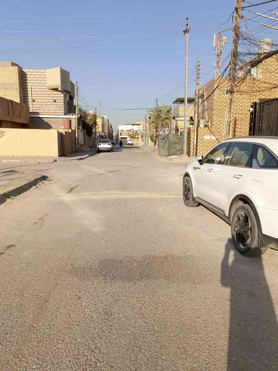 السلام عليكم ورحمة الله 

للبيع بيت 50م واجهه 5م نزال 10م شارع 12م على ساحه حي الزهراء موقع سكني هادء بناء حديث زيرو غير مسكون 
بناء طابقين صب كونكريت يحتوي على غرفتين وصاله ومطبخ وصحيات تفاصيل اكثر الاتصال بنا على هذا الرقم 
*********** يتوفر واتساب او مراجعة مكتب محمد شربه و ابو امير الاسدي عنوان المكتب ملحق الروان قرب جامع البغدادي نتشرف بزيارتكم لنا نستقبل جميع العروض العقاريه التجاريه والسكنيه عبر الواتساب
