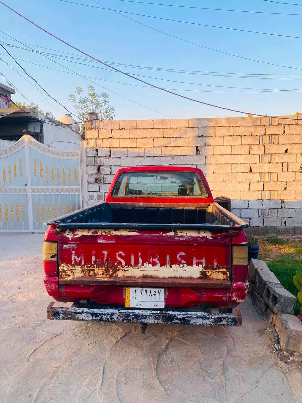 بيكم متسيوبيشي l200
دفع رباعي 
موديل 1993
مكينه ستاركس كاز وبيهه حصه كاز
السياره باسمي كامله مكان بغداد
***********
