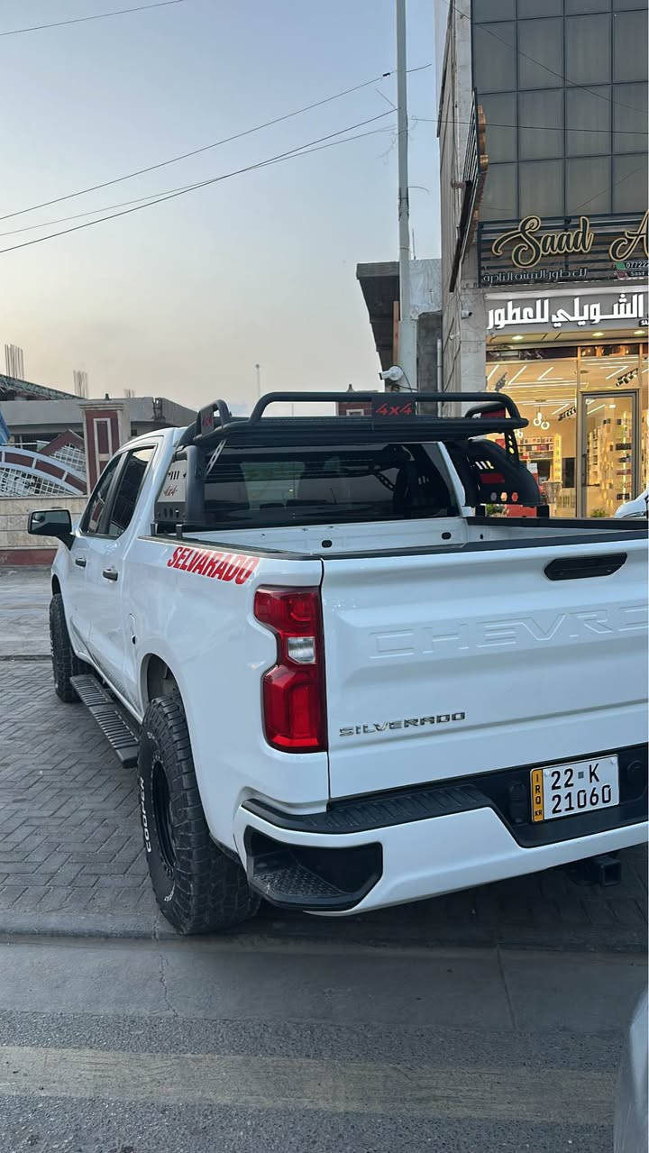 🔴🔴تنزيل السعر 🔴🔴

شوفرليت سلفرادو 2022

رقم اربيل ترقيم جديد 

مكينة ٤ سلندر توين توربو 2700

اللووون ابيض

• محرك ٤ سلندر  2.7 توين توربو  القدرة الحصانية 310  صاروخ واقتصادي جدا

• گير ٨ نمر طيارة

• باب طويل بدي قصير المرغوب
- [ ] 
• تبريد امامي خلفي

• شاشة وسطية تدعم CarPlay

• باب بدي كهرباء

-ماشيه 123
ضرر/ موضح بالصور

ايرباك برده فقط مرجع سستم

مكان السيارة بصره
السعر 220 وبيه مجال جداً بسيط 

*********** البصرة, العراق
