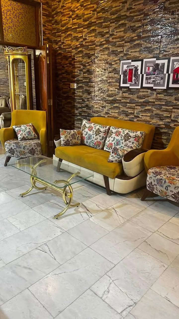🏠 لــــــــلإيــــــــجــــــــار 🏠

📏 المساحة: 200 متر
🛋️ مؤثث بالكامل

✅ غرفتين نوم
✅ هول
✅ استقبال
✅ مطبخ
✅ مجمع صحيات

💎 نساعدكم في إيجاد أفضل الفرص العقارية والاستثمارية، كما نستقبل جميع العقارات المعروضة للبيع أو للإيجار💎 .

📥للأستفسار اكثر👨🏽‍💻مراسلت الصفحه او📞اتصال + 📱واتساب *********** 

المهندس علي فراس | مكتب الثقة للتسويق العقاري في 📍 بابل – الحلة – حي الحسين 🏢.
