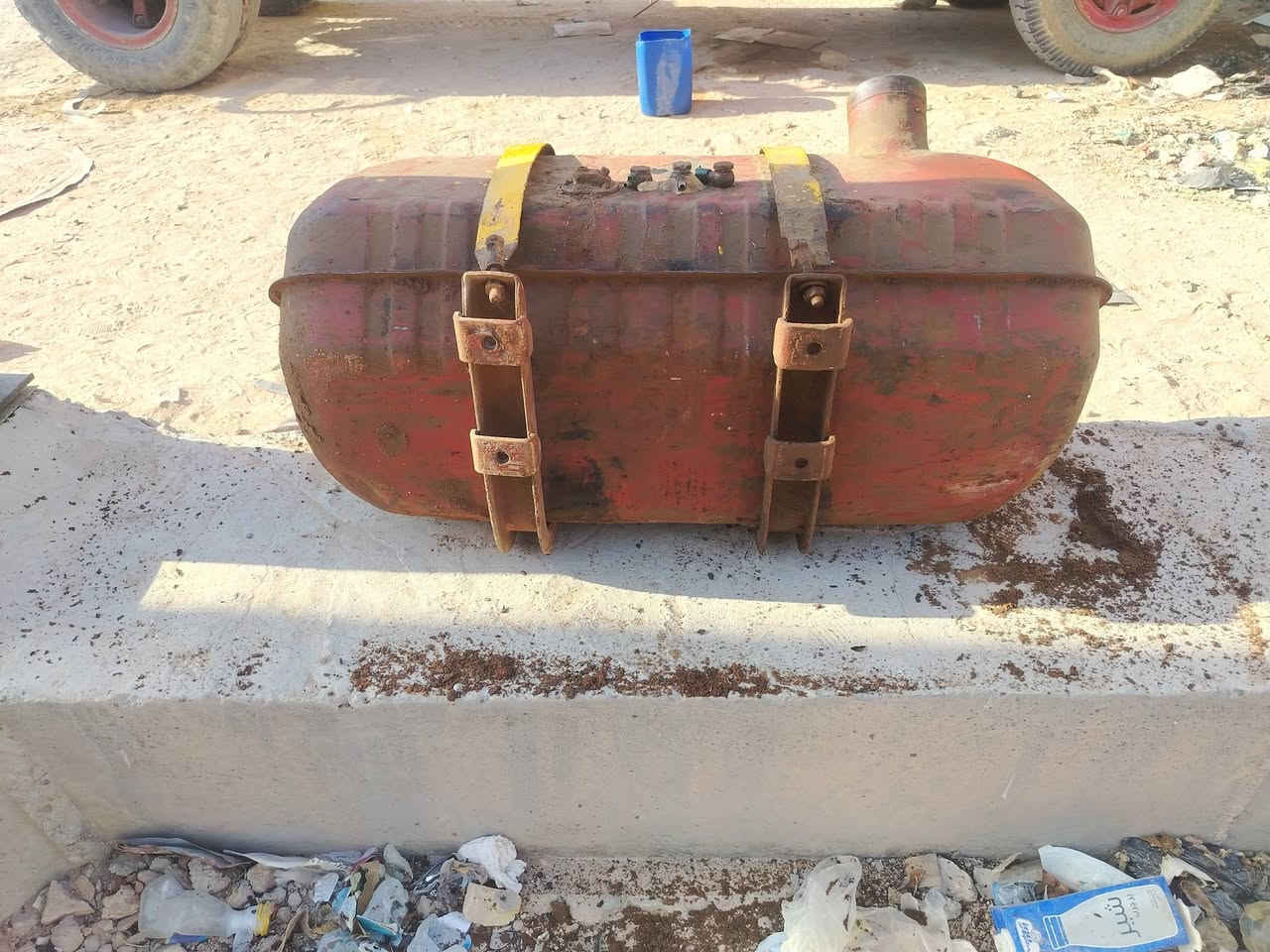 تانكيات كاز عدد ٢ سعر ٢٠٠ الف مكان نجف ***********

