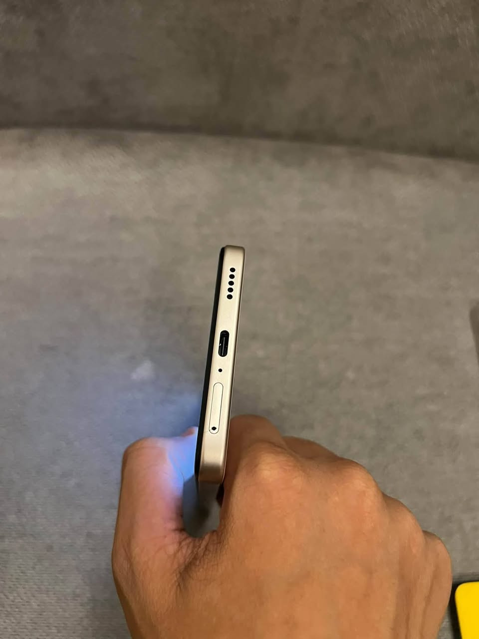 هونر x7d جهاز اخو الجديد
بطاريته 6500 ملي امبير مع شاحن 35 واط 
كامرات بالذكاء الاصطناعي 108 ميكا بكسل 
تلفون جدا راقي بالاستخدام ومقاوم للماء بمعيار IP56 
للبيع بسعر 230 مكاني بابل القاسم
تواصل واتساب ***********

