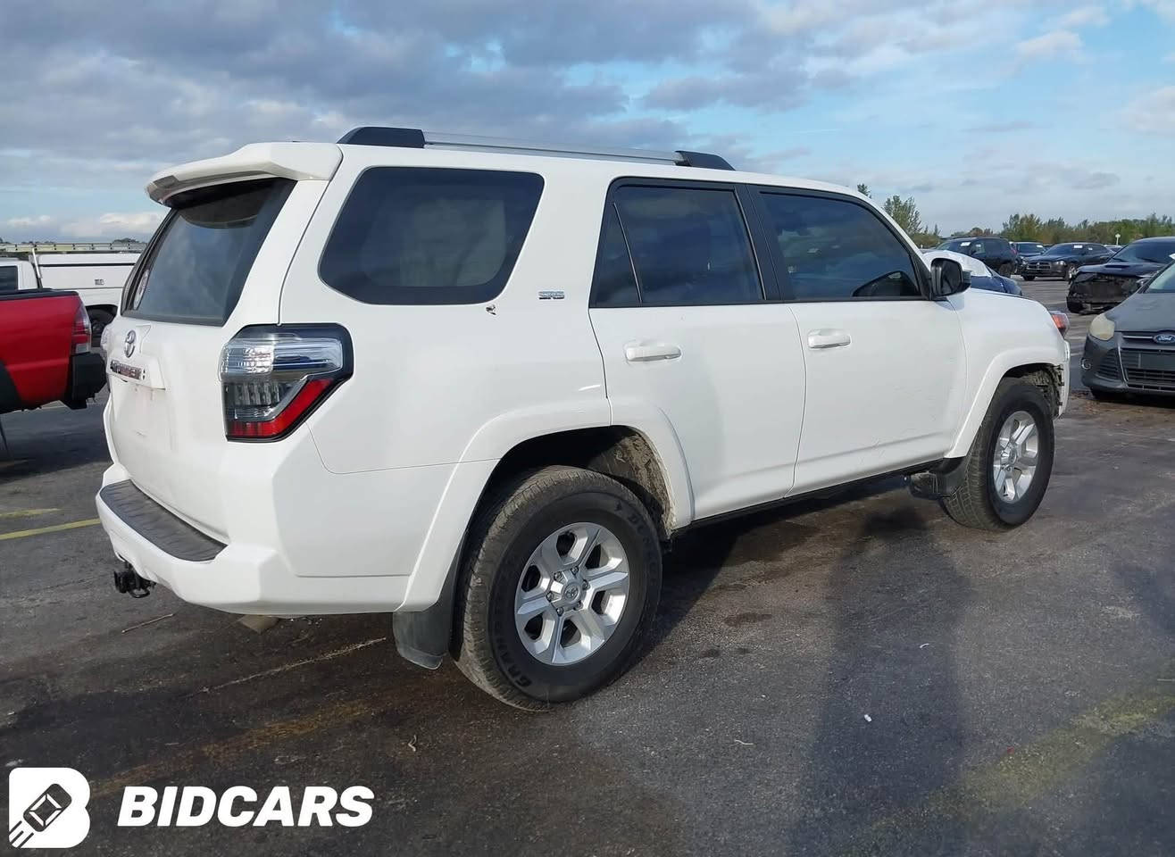 TOYOTA  4RUNNER   2023SR5 
~ تويوتا 4 رنر  
~ وارد أمريكا  
~ موديل 2023
~ محرك 6 سلندر  / V6 
~ مواصفات SR5 
~ شاشة كبير  
~ كاميرا 
~حساسات خلفيه 
~تبريد ثلج 
~ كشن جلدة كهربائية 
~ ويل كب 
~ حجم تايرات ١٧
~ 5راكب 
~ ماشيه 55 الف كيلو 
~ إيرباگات راجع  سستم 
~ طاولة خلفيه للسفرات
~حادث مثل ما تشوفون بالصور 
السياره بيها قطعة  ونص صبغ يعني جاملغ و نص البنيد 
سياره بيها اضافات تغليف دشبول وستيرن ترفيع فخامه 
السياره بيها منظومة غاز متكامله مشدوده بورشة رسميه مع الكارت يعني اقتصاديه 
السعر 26000
العنوان بغداد الجديده خلف مجمع الزهور السكني 
وأي معلومات رقمي واتس أب ***********
