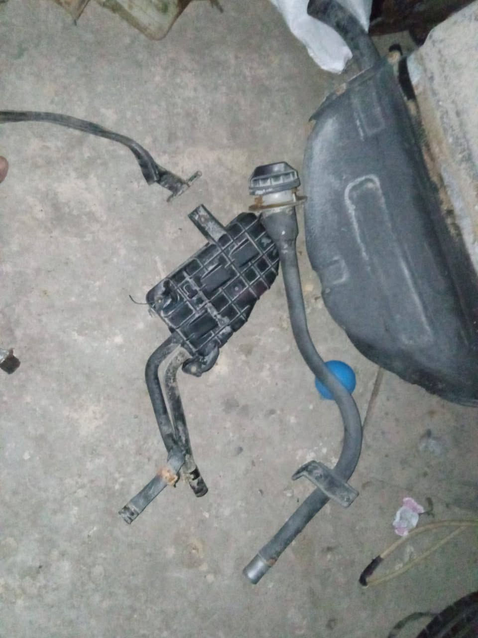 السلام عليكم  غراض كيه ريو ٢٠٠٤ للبيع 

((((((شتريت سياره رقم نضيفه  وفصخته )))))

عدي غراض سياره كامله شني تحتاج موجود عدي راسلني وبيك خير وتتدلل   واكو غراض بعد ما مصورهن صطابكسنات دبلال حداديه. هواي غراض ((((شني تحتاج لريد موديل ٢٠٠٤ موجود))

(((((اكو فيدو للمكينه والضفيه شوفهن )))))

مكاني بصره حيانيه. قريب عل معارض   

ما متواجد عل فيس  هذه رقمي اتصال واساب ***********
