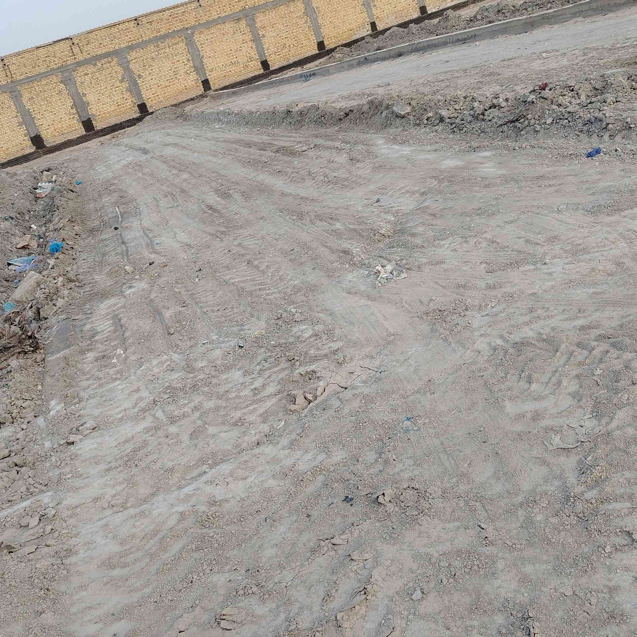 ارض زراعيه با العكر الشرقي خلف محطة مال القطار المصب الشرقي مساحه 190 فرب مزرعت حجي مرتضئ
السعر 
 5 وبيه مجال بصيط 
***********
