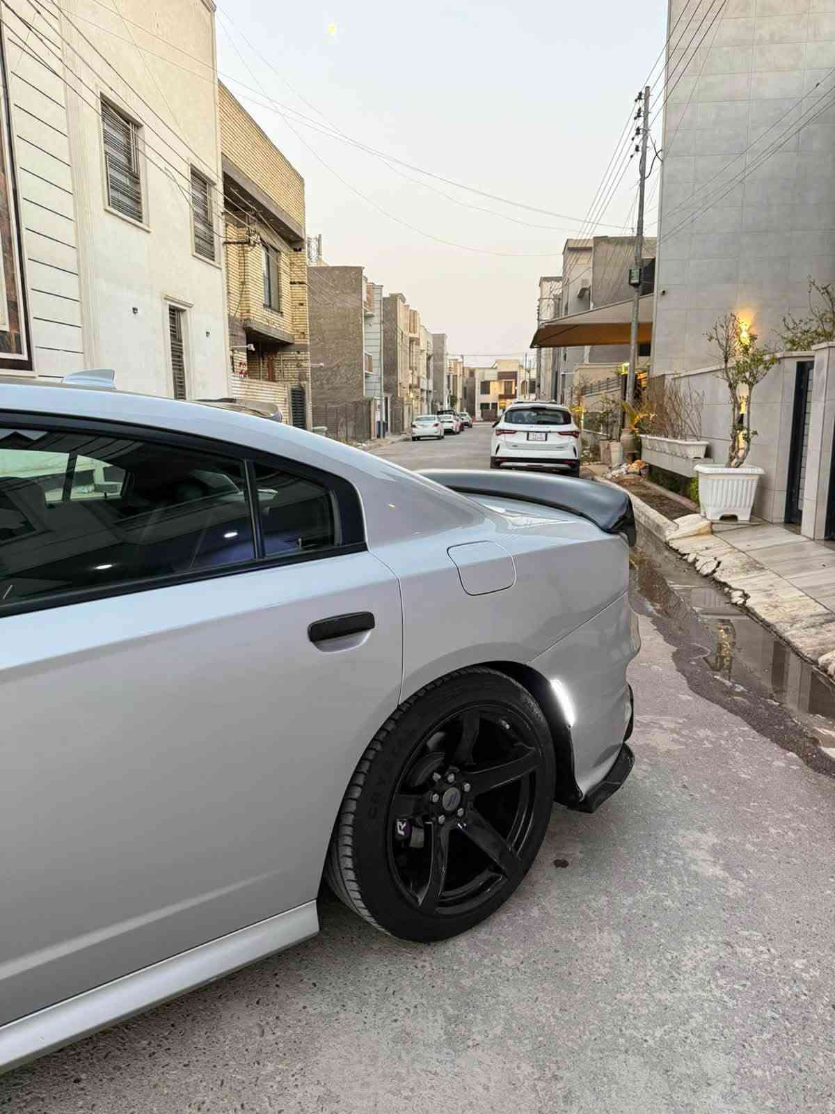 سلام عليكم للبيع جارجر موديل 22 RT ماكس فول لل اخير
المواصفات
فتحة سقف
بصمة
حساس خلفي
رادارات واضائة جانبية بلمري
ستيرن كهرباء
شاشة جبيرة
كشنات جلد وكنتارة بلادي
دشبول خياط
كشنات تدفئة وتبريد وستيرن تدفئة
الاضافات
اكسل SRT
ثلاجة SRT
ويل نجمة اصلي سعره 1000 دولار
دعاميات SRT
عليه داون بايب وهدرز وطلقات صوت شكاكي وبوابات وياه
برمجة كاملة وسيفتي
السيارة حادثه من امريكا  قطعتين كلير بابتين وبيه جاملغ خلفي صبغ بجم كبس وبدون ايرباك 
السيارة نضافة وجدادة فول ونصبة تشك الكاع كلش هواي مصروف عليه 
ماشية 72 الف
السعر 218 وبيه مجال بسيط وماكو هيج سعر بهل اضافات وفول وموديل 22 
مكاني بغداد الدورة
للاستفسار ***********
