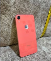 آيفون XR • ١٢٨ جيجا • بطارية ٧٠٪