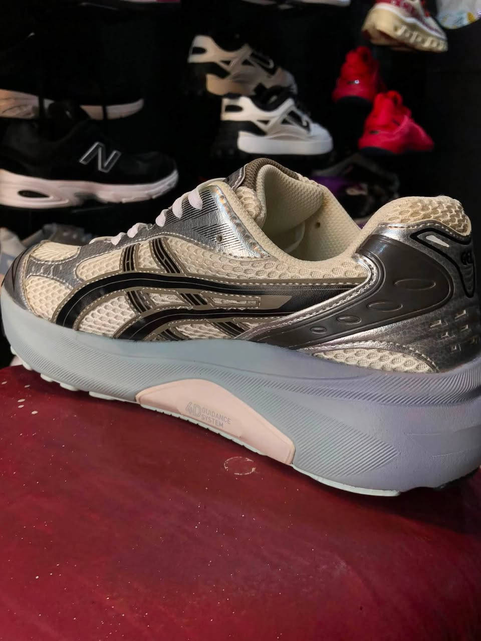 حذاء ASICS GEL-KAYANO 14 - لون سلفر مميز
القياس: 43.5
طول القدم: 27.5 سم
الحالة: نضيف وجاهز
السعر: 30 الف فقط
📍 العنوان: الموصل - سرجخانة - مقابل الابريق الموصلي - بصف لحم بعجين عشتار
🚚 متوفر توصيل لجميع المحافظات
للطلب راسل الصفحة ‏

 ***********
