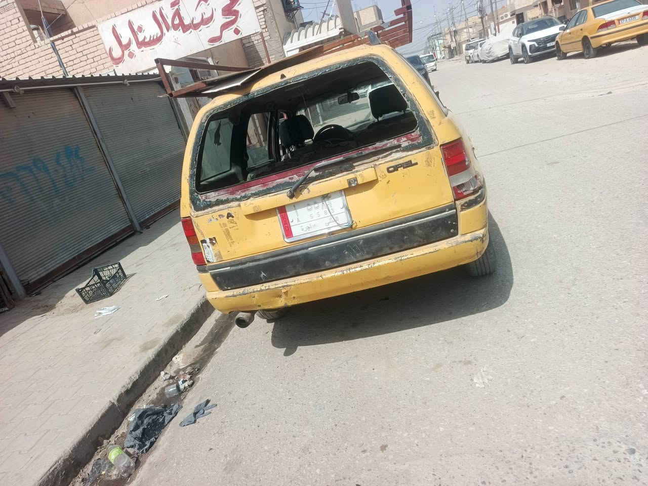 اوبل استرا محرك ٢٠٠٠ بي بخار  رقم مثنى
كير اوتوماتيك جيد جدا 
حداديه زينه 
كهربائيات كله شغاله 
السيارة راعيه متوفي وبيه قسام شراعي وعندي وكاله من زوجته  
السعر 11قفله لي يشوفه سعره اهويه ادعيلنه بلرزق 
مكاني النجف 
***********
