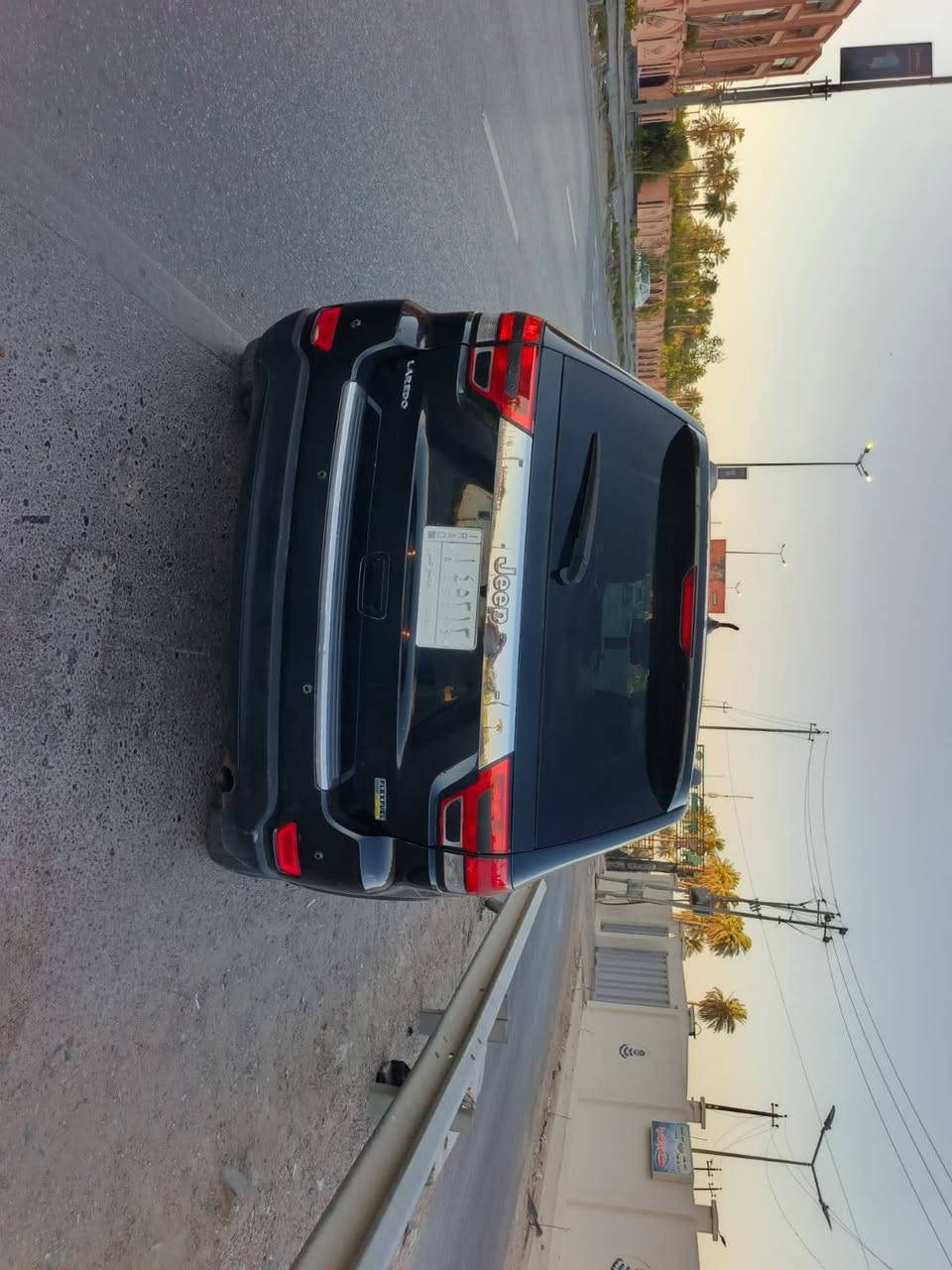 جيب 2012  رقم بغداد السعر  125 ورقه حادثه من امريكا شاملغ خلفي ما واصل تكم الغود كفاله مكينه جير تبريد حاله جيده حداديه تمام  سياره ثلاث قطع صبغ فقط ***********

