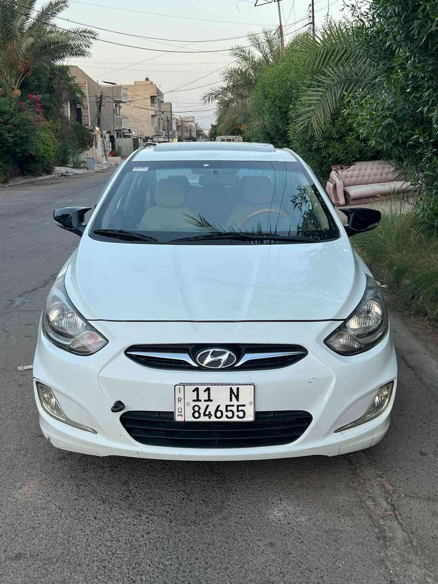 اكسنت 2013 خليجي بغداد بأسمي ماشيه 103 الف سياره فول مواصفات ام 5 تجاوي فتحه محرك 1600
سياره نظيفه كلش على وضع الشركه 
بيها صبغ جوه قبق البانزين فقط
كير مكينه تبريد تخم تاير كله جديد
السعر 89 ورقه وبيها مجال بسيط حك الجيه 
مكان السياره بغداد الصليخ 
***********
***********
