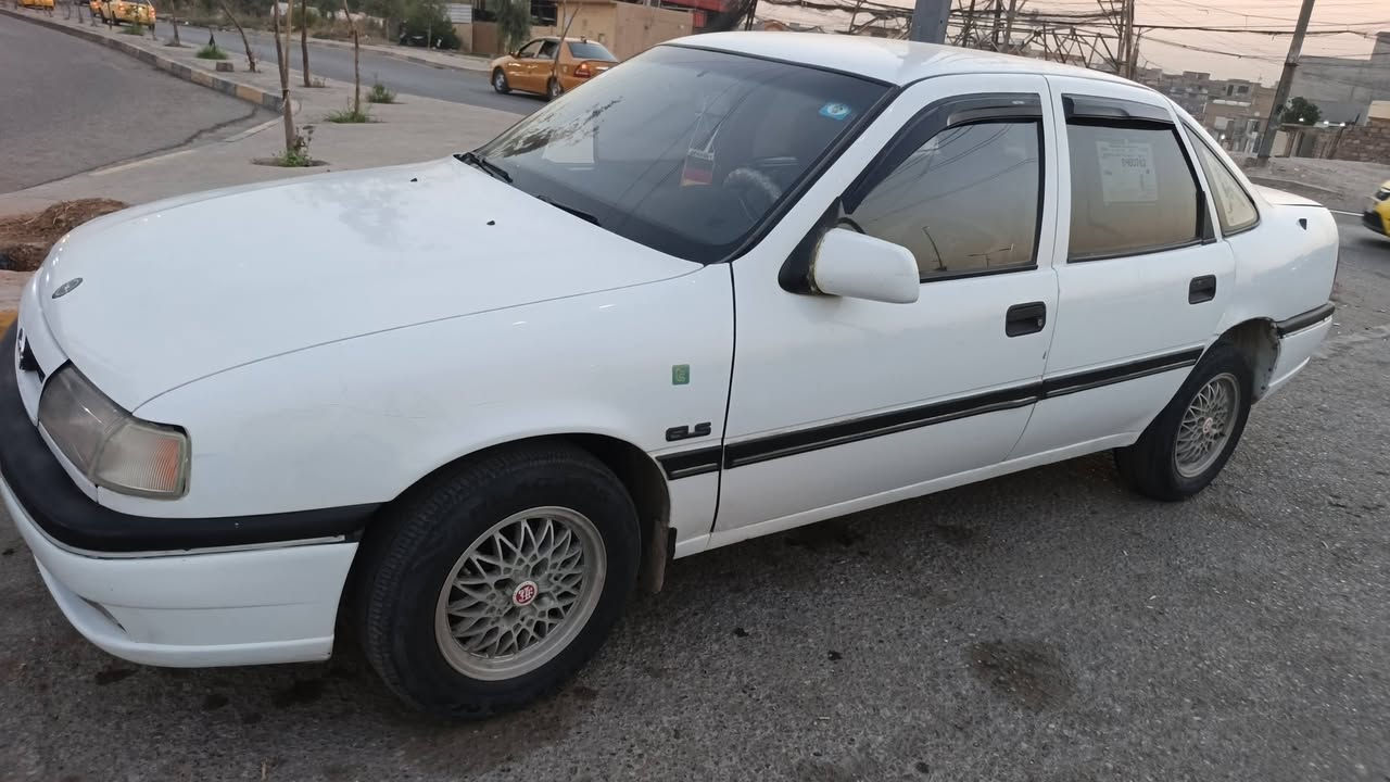 اوبل حجم ١٦
موديل ١٩٩٢
شرط التحويل
شرط الكص والكلب
بلا ضربه 
السقف بي اشويه تلكيطات
السعر٤٠ وبيها مجال قليل
موصل الأيمن 
*********** واتساب
***********
