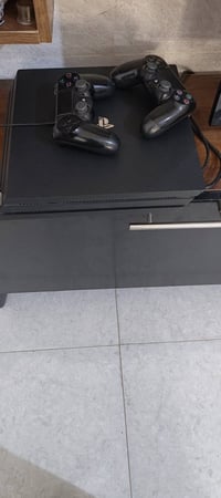 بلي فور برو مهكر نضام9 ذاكره واحد تيره يدات اصلي عدد 2 جهاز نضيف كلش ا...