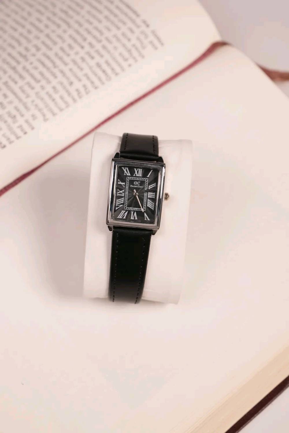 ساعات ماركة DC الفاخرة ✨⌚
متوفر اللون الاسود والبني 🤎🖤
السعر القطعة: 13,000 ✅
والتوصيل: 5,000لجميع محافظات العراق 📦🇮🇶
للطلب أو الاستفسار مراسلة الصفحة 📩 أو ترك تعليق وتتم الإجابة فوراً 🚀او واتساب على الرقم *********** ✨
. 
#ساعات #ساعات_نسائيه #ساعات_رجاليه #ساعات_فاخرة #ساعات_فخمه