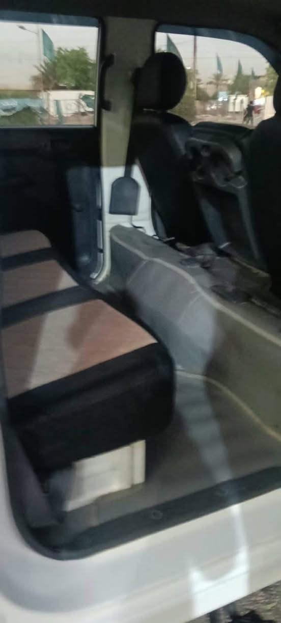 السلام عليكم 
كيا دبل قماره موديل 2019 رقمها بغداد شرط التحويل 
مكينه 2700 جديده لا صرف ولا بخار ولا تنقيص 
وكير ومكينه واكسل وشاصي ورقم شاصي كل مكفول 
تخم تاير جديد سياره جديده بعده على وضع الشركه 
تبريد ثلج 🥶 وسياره ماشيه 100 كم الف حقيقي 
سياره مدوشمه دوشمه درجة اولى جديده 
العنوان بغداد البلديات السعر 137 وبيه مجال بسيط الرقم ***********
