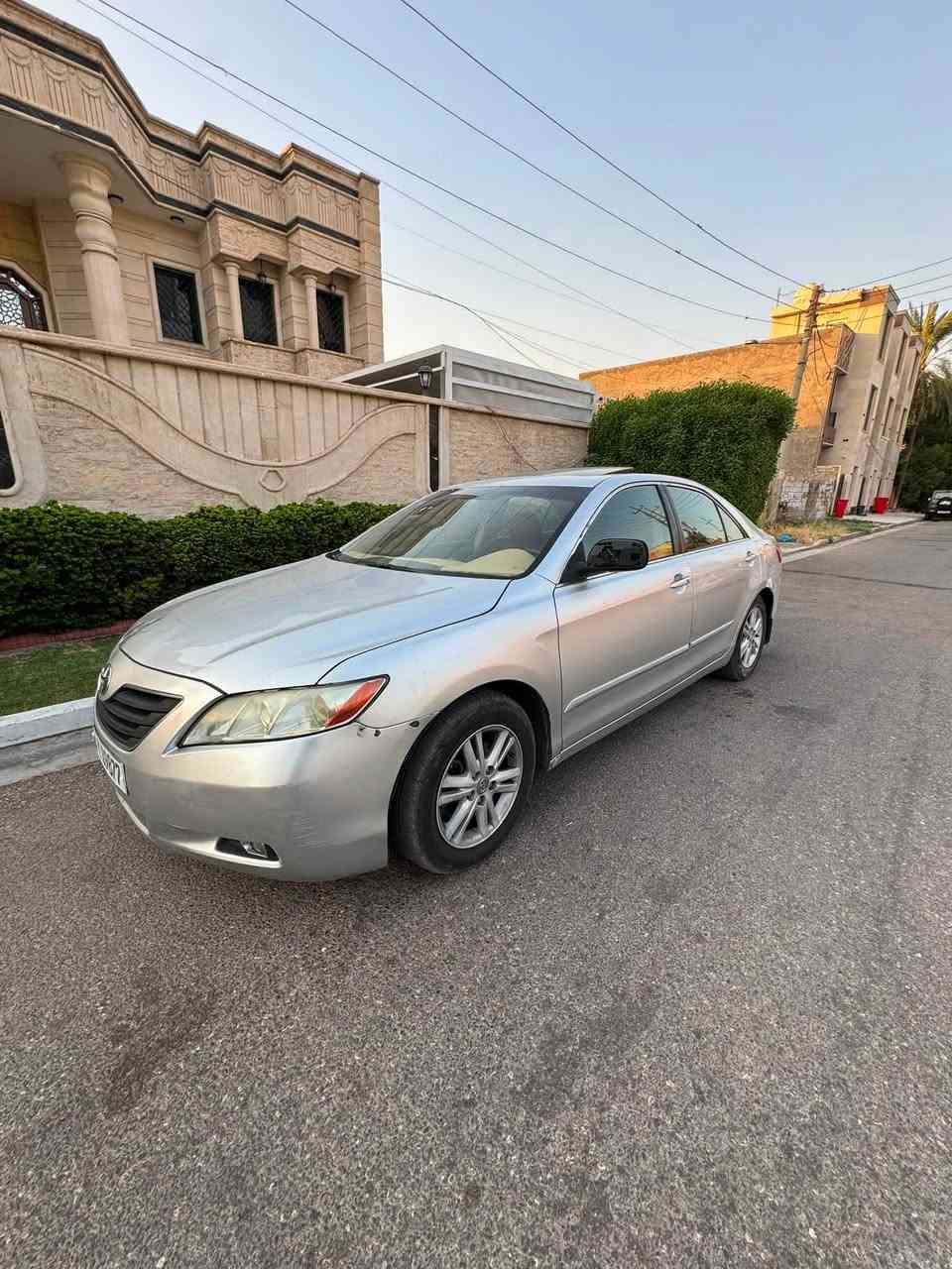 السلام عليكم
للبيع تويوتا كامري وارد امريكي موديل 2007 فول مواصفات 6 سلندر كير ومكينه اڤلون بلادي سلايد روف كشنات جلد وكهرباء حساسات خلفيه وكامره داخل صاج بصمه تشغيل وابواب حادث امريكا خلفي وبالعراق انصبغت عام بسبب الجراد بدون حوادث منظومه تبريد جديده بالكامل والتبريد ثلج كير ومكينه سليمات ماشيه 130 الف ميل وعلى ايدي من سنة 2013 مكاني بغداد القادسيه السعر 75  ورقه وبيهه مجال بسيط للاستفسار : ***********
