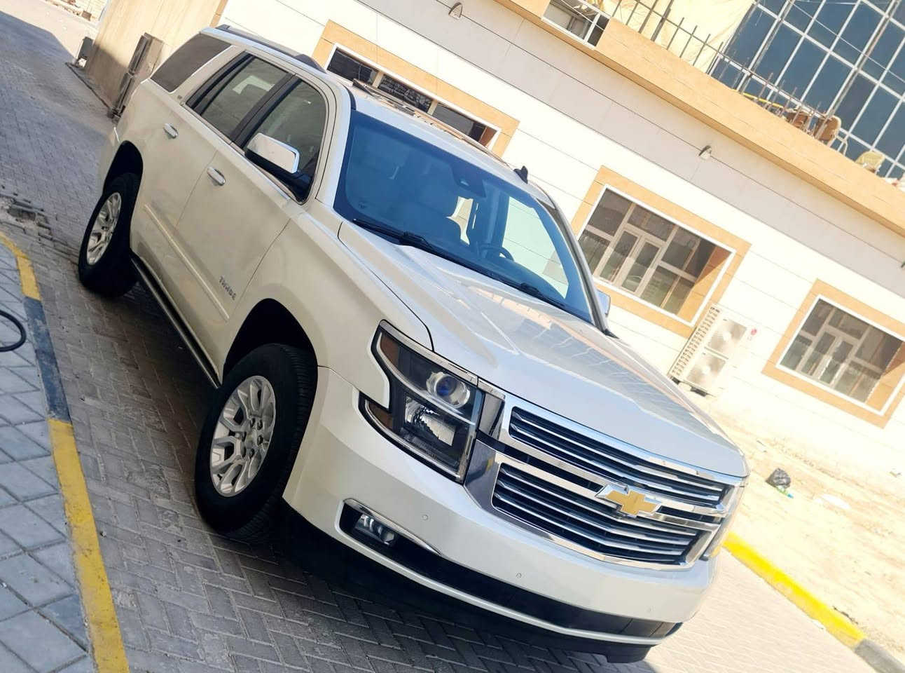 تاهو LTZ موديل 2015  فول مواصفات السياره بدون حادث فقط بيها رشات صبغ جماليه من امريكا غير مكفوله من الصبغ  مكينه 5300 كير + - السياره بصمه + بصمه 4 ابواب حساسات خلفي + امامي كشنات ملكي كل الكشنات كهربائيه خزن كشن ميموري رادار تحديد مسار + رادار جانبي اشاره بالمري ستيرن كهربائي شاشه عرض دلعه شفط وهواي مواصفات بيها بعد  تسجيل جديد السياره حتى مصقطلهاودافع الكمرك مالها باقي على استلام السنويه السعر 275 وبيها مجال بصيط حق الجيه مكان السياره بصره للاستفسار الاتصال بالرقم *********** اخوان السياره ابيع كوم حديد فقط اكفل الرسميات
