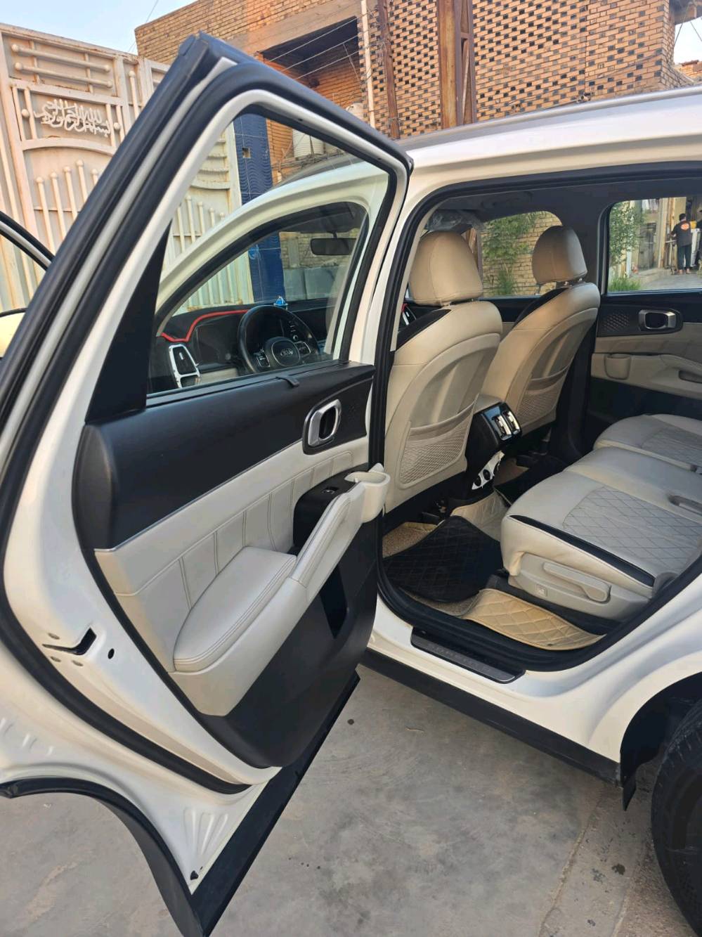 سيارة فول مواصفات والسعر مناسب 
السياره وارد خليجي محرك سته سلندر 3600 
خاليه من الصبغ مكفوله
مكان السياره الشطره 
رقم السياره بغداد
وسعر السياره 260$وبيه مجال بسيط
الرقم ***********
