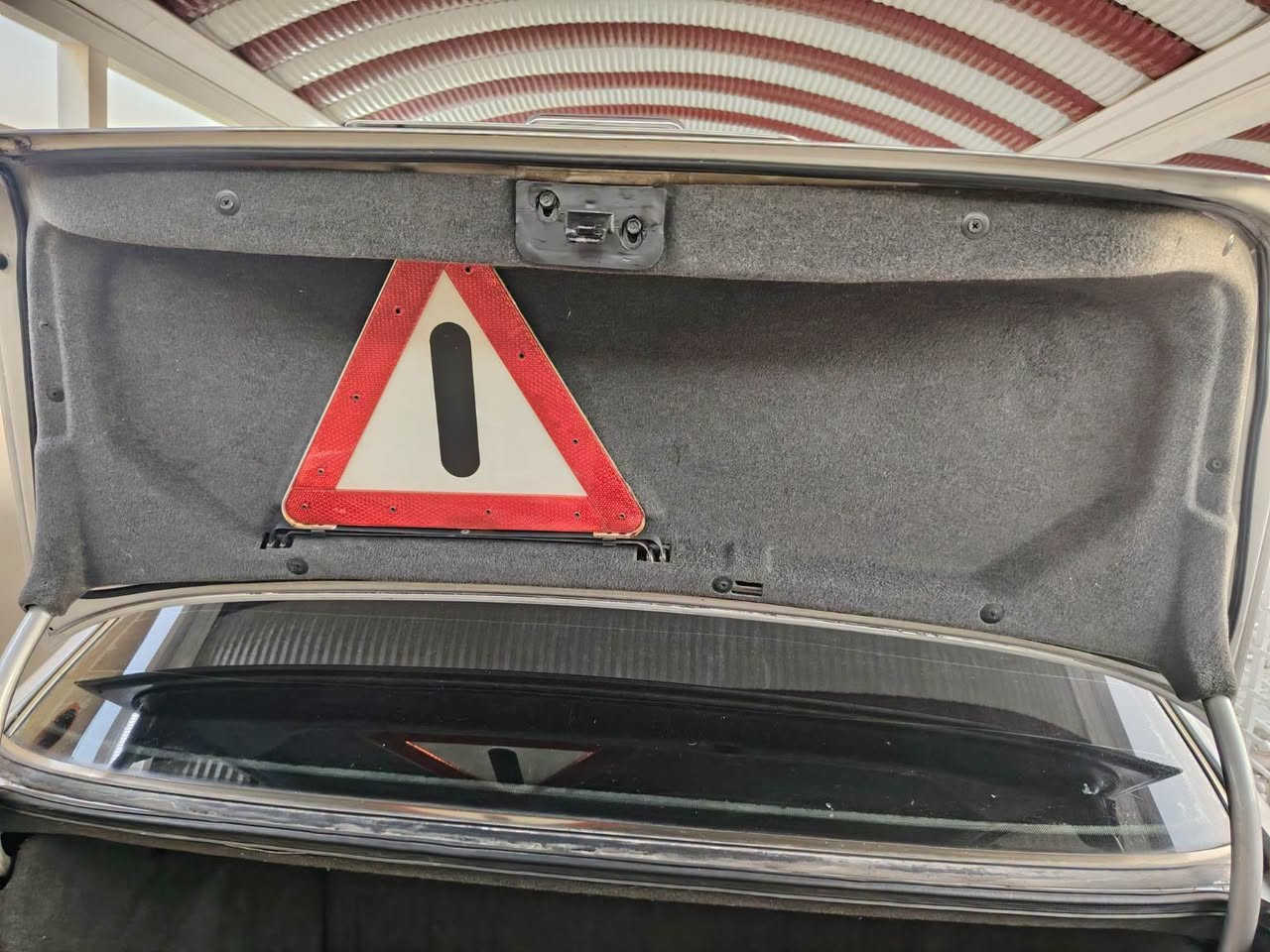 مرسيدس شبح • رقم انبار • كشنات جلد كهرباء