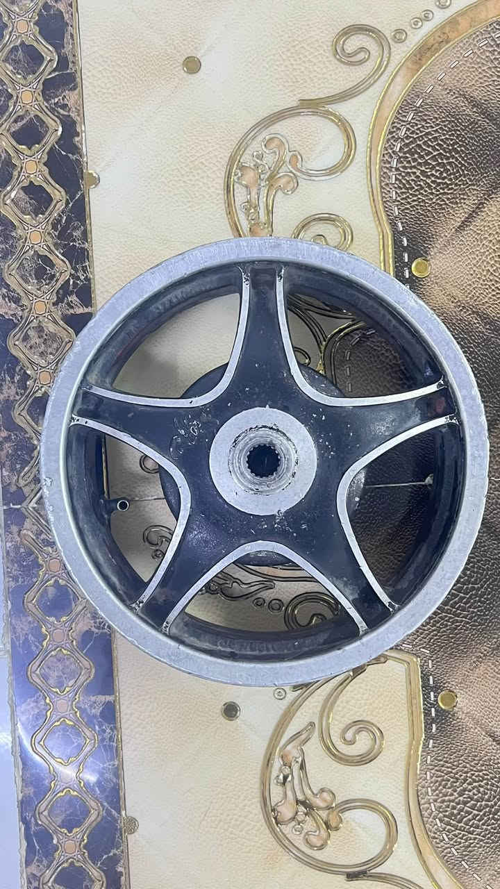 للبيع المايعرف سعره لايراسلني عليه
***********
