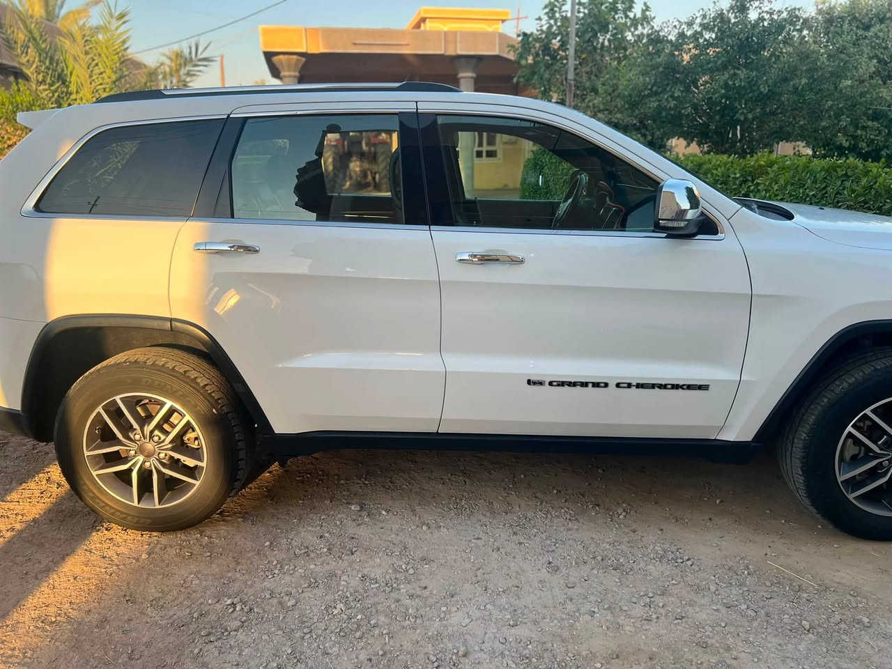 للبيع جيب جراند شيروكي 2022 WK 🇺🇸
🔹 محرك 3.6 V6 Pentastar
🔹 4×4 دفع رباعي
🔹 قير أوتوماتيك 8 سرعات
🔹 قوة 293 حصان
🔹 لون أبيض لؤلؤي 🤍
🔹حادث السياره موضح بالصور
🔹 السيارة نظيفة جداً وحالتها ممتازة
🔹 استخدام شخصي
🔹 جاهزة للفحص من قبل المشتري

رقم الهاتف
***********
