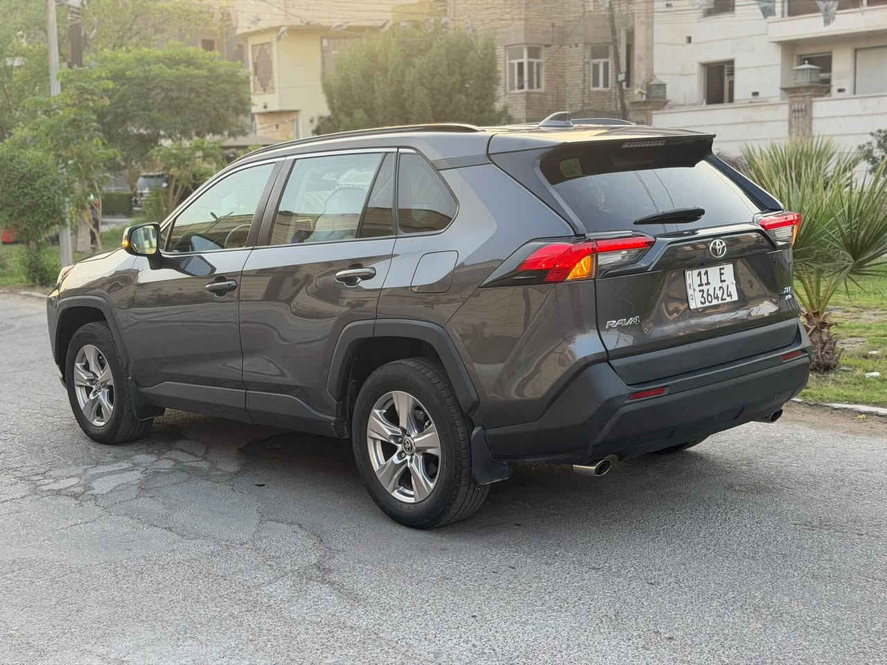 السلام عليكم تويوتا رافور موديل 2023 XLE معروضه 173 وبيه مجال بسيط حق الجيه رقم بغداد  تحويل مباشر مكينه 2500 سياره ماشيه 44 حقيقي ((((( سياره بانزين )))) تبريد ثلج صدر امامي خلفي جديد تخم تاير جديد سياره جاهزه كل نقص مابيه مواصفات فول 1/1 سلايت روف  بصمة تشغيل + تشغيل عن بعد بصمة ابواب صندوك كهرباء سايد بريك بصمه مري شفط + اشاير بلمري نظام ترحيب شاشه كبيره فول تحكمات ستيرن  كشنات جلد + كراسي الاماميه كهرباء + تدفى تبريد بلكشنات رادارت اماميه + جوانب ذاكره خزن ميموري تبريد قطعتين نظام أطفى وتشغيل بلازدحام ستيرن تدفى بعد بيه هواي مواصفات (((( حادث سياره بسيط فقط بنيد صبغ صور حادث مرفوقه ويه المنشور ))))) مكان سياره بغداد الاستفسار *********** خاص مغلق 🔐
