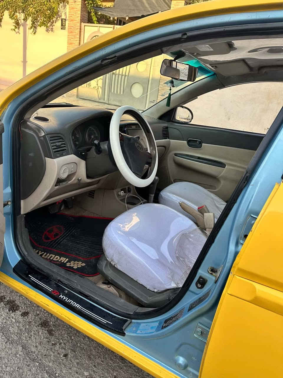 السلام عليكم
اكسنت دبدوب ٢٠٠٩ للبيع وارد خليجي 
كير اوتوماتيك جامات كهرباء 
***********
هذا رقمي غير متواجد علفيس 
مكاني موصل ايمن
