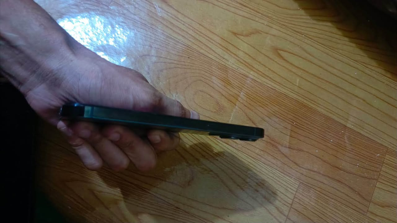 13برو ماكس الجهاز نضيف مبدل شاشه و بطاريه البطاريه 96السعر375و بي مجال عنوان مدينه الصدر  الرقم ***********
