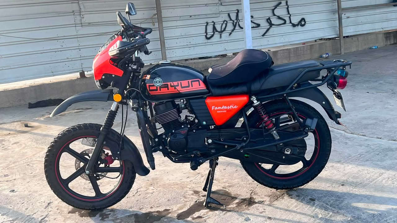 سلاام عليكم
دراجه دايون جبلي ٢٠٢٥
مرقم اربيل  
مكفولة كفالة عامة من التاير للدشبول كلشي شغال مابيه اي نقص  ماشيه ١١ الف حقيقي 
والدراجه بعد انضف واحلى من الصور تجي وتشوف بعينك مكان الدراجه بغداد 
والتحويل حسب رغبتك  اذا ردت تحول نروح اني وياك ناخذ فقط اللوحات والسنويه ابصملك ونرجع لمعرفة 
السعر راسلني ع رقمي وتساب 
***********
