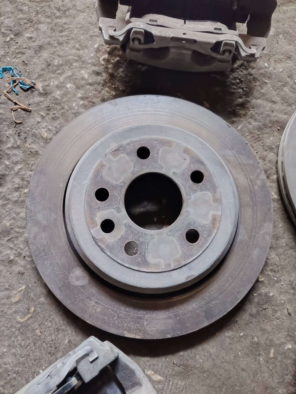 سلام عليكم فجوج ٤ +دسكات ٤+فلنجات ٤صوندات بريك ٤ بعدهن شركه فتحتهن شديت برمبو مكاني كربلاء ***********
